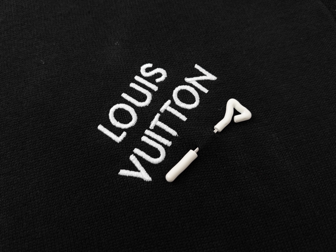 Louis Vuitton/路易威登限定别针小刺绣别针短袖T恤