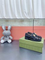 Gucci Shoes Loafers Black Gold Cowhide