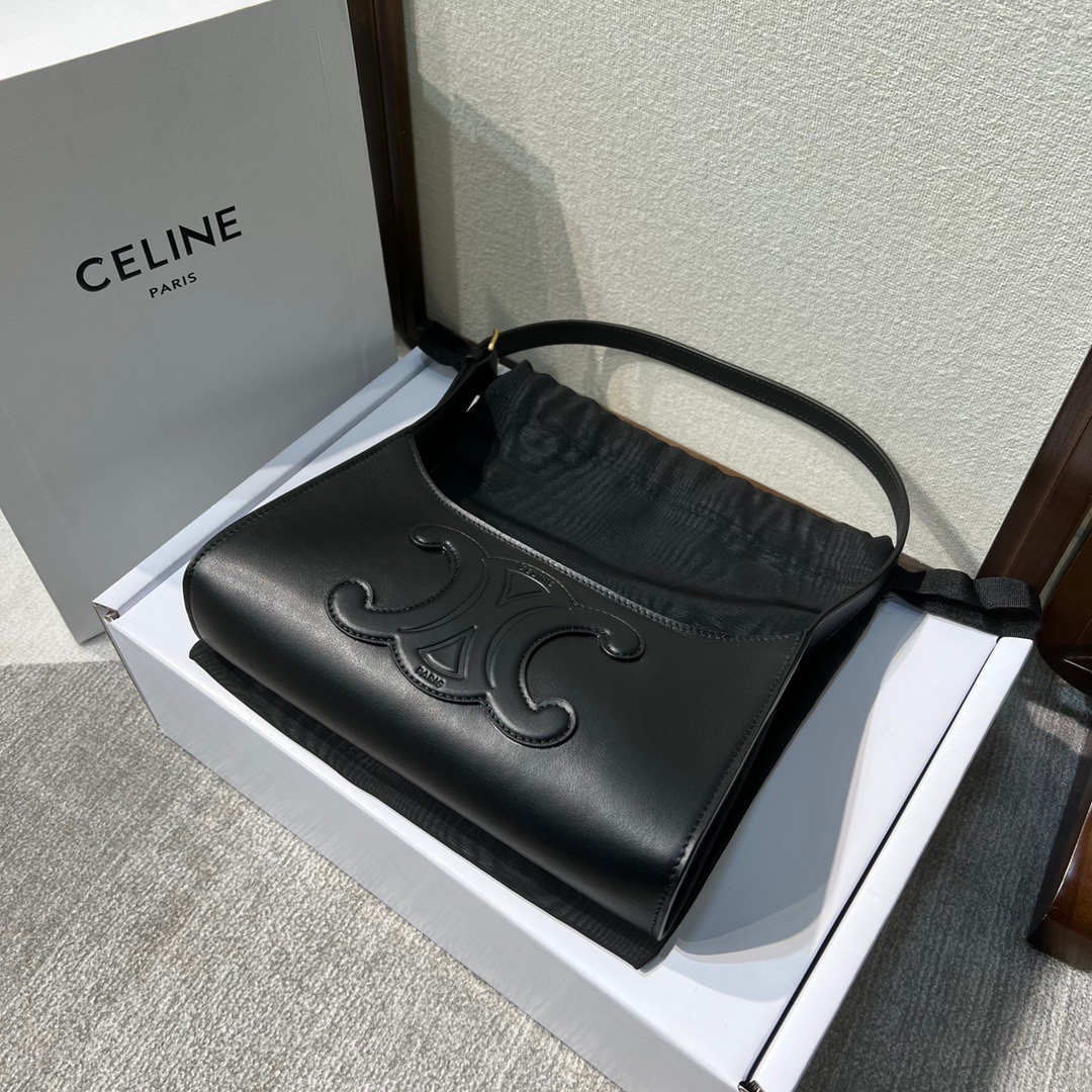 NO:384801,CELINE Spring and Summer New Products, New Armpit Bags, Don’t Be Compromised, The Styles That Can’t Be Missed are So Exquisite and Atmospheric. Another thing is that they can be controlled by tall and short people. The main cowhide is also very durable, the inner capacity is sufficient, there is no pressure on daily use, and the weight is very light. The key is that you won’t take off your shoulders!  Model number: 198153 Size: 24×13×5 (with original packaging), Celine, celine, celine, cowhide19860909CELINE 春夏新品出货、新款腋下包简直不要把气质拿捏得妥妥的,时髦精不可错过的款式非常精致大气还有一点就是高矮个子都可以驾驭,主要牛皮也很耐用哦、内里容量足够、日常使用毫无压力,自重很轻,重点是不会脱肩！ 款号: 198153 尺寸: 24×13×5(配原版包装),赛琳celine,celine,celine,cowhide,Bag