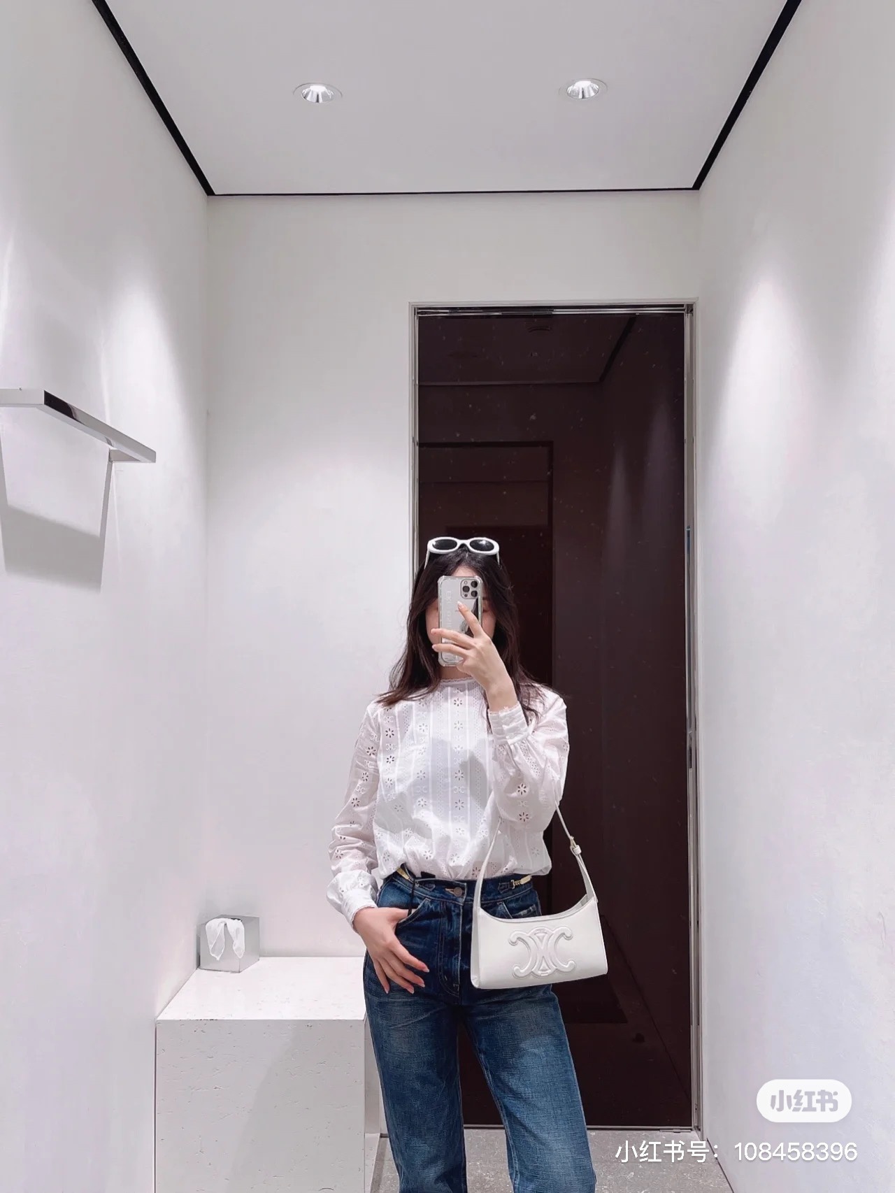 NO:384811,Celine new Cuir triomhe relief underarms The overall feeling is very cool, Celine, Celine, Celine19860909Celine 新款cuir triomhe浮雕腋下 整体的感觉就很cool,赛琳celine,celine,celine,Bag