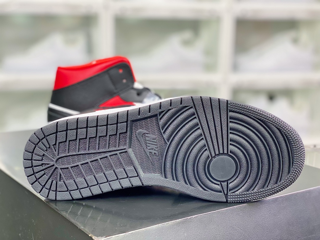 240 Air Jordan 1 Retro Mid”Reverse Black Toe”AJ1乔丹一代中帮篮球鞋BQ6472-061