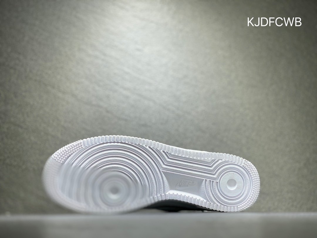 260 Nike Air Force 1 空军一号 AO4606-100