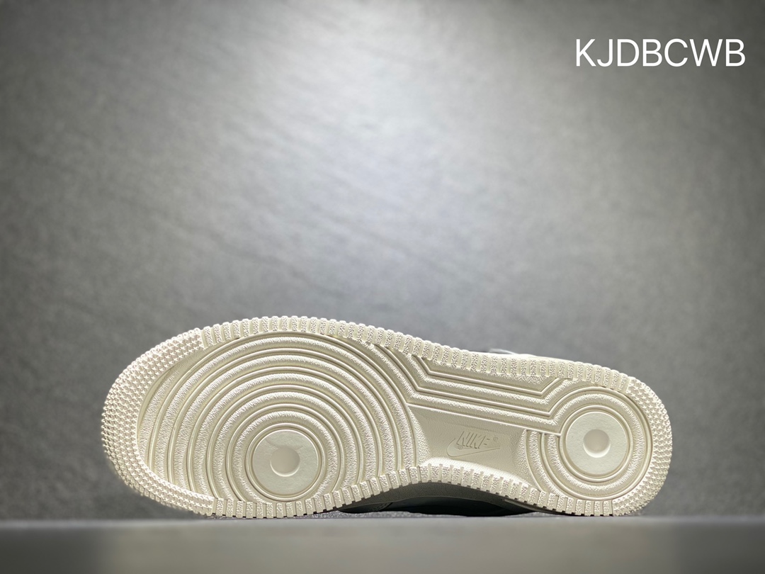 220 Nike Air Force 1 空军一号 BQ0086-365