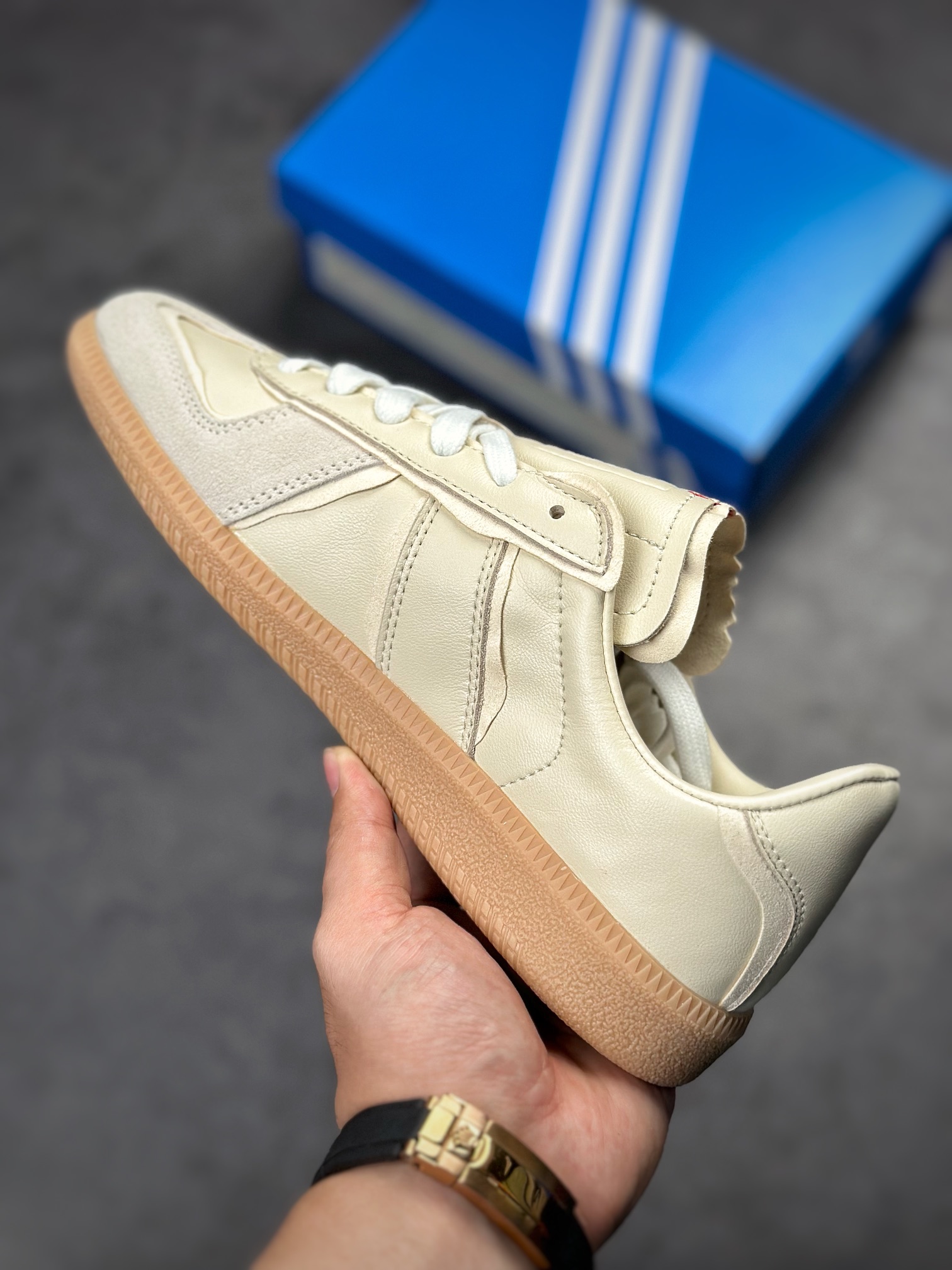 150 Adidas Originals BW Army 复古米白浅灰 三叶草德训鞋HQ8511