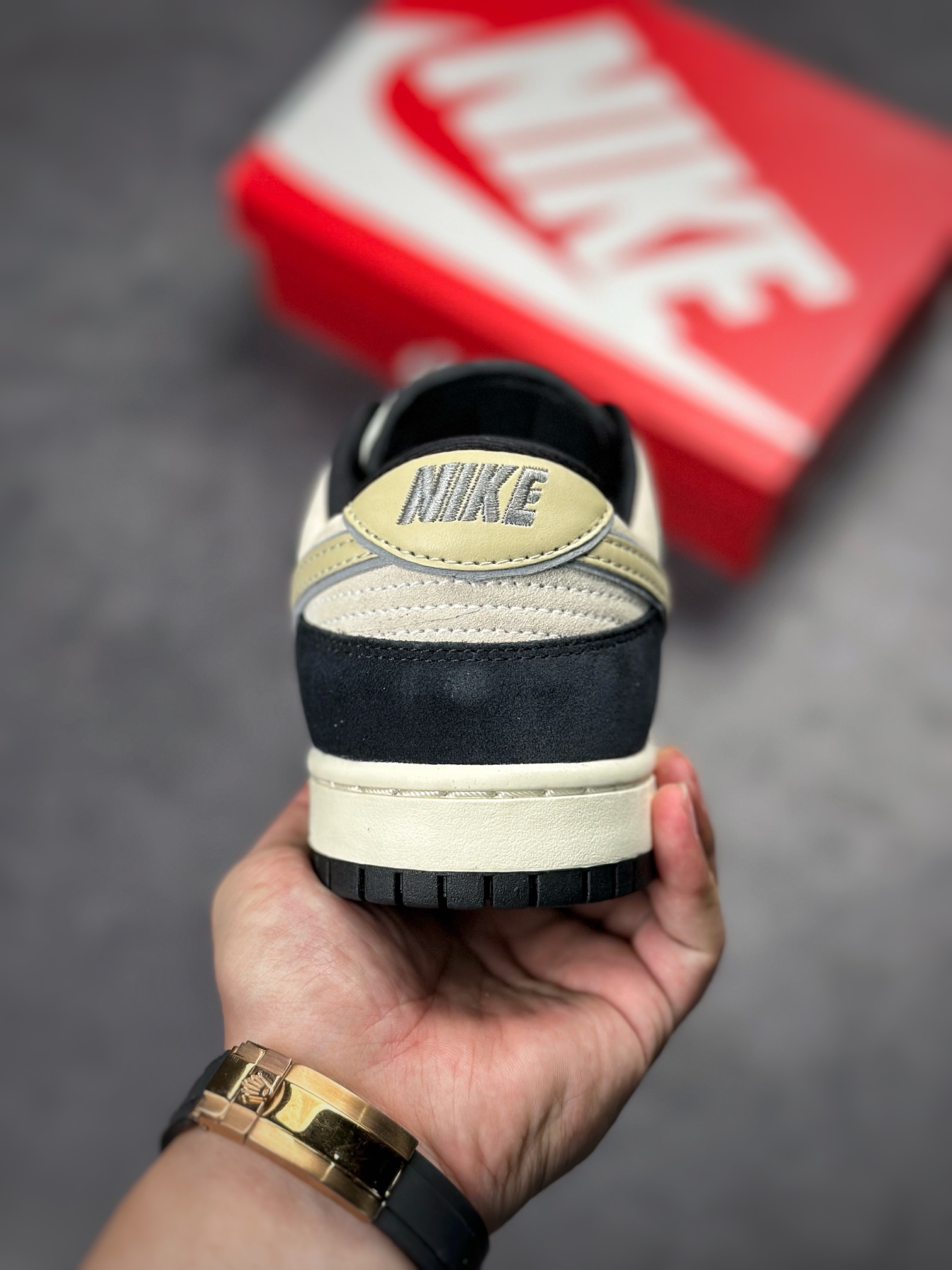 280 Nike SB Dunk Low 麂皮灰黑 DV3054-001