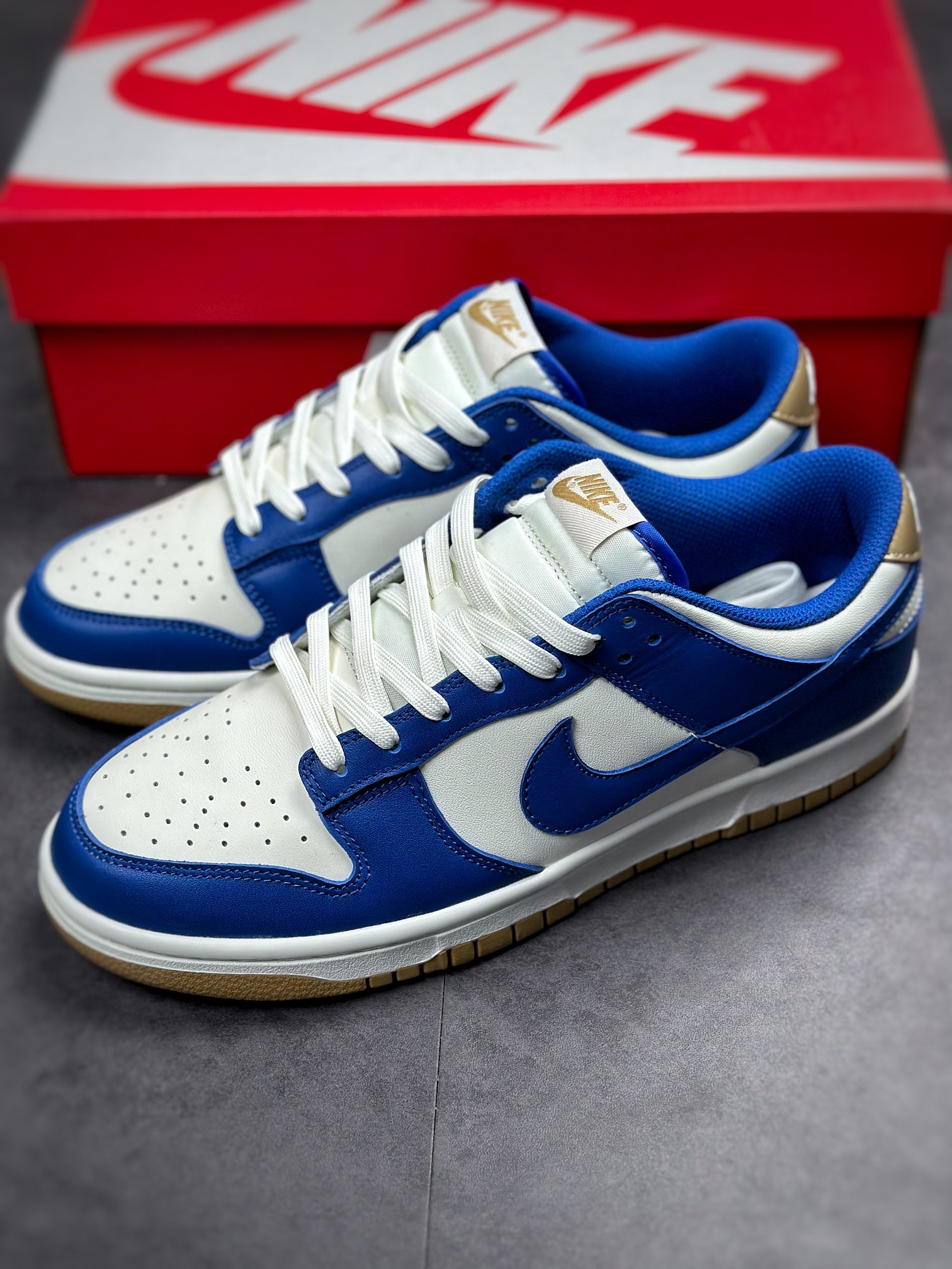 280 Nike SB Dunk Low 白蓝生胶 DO7412-200