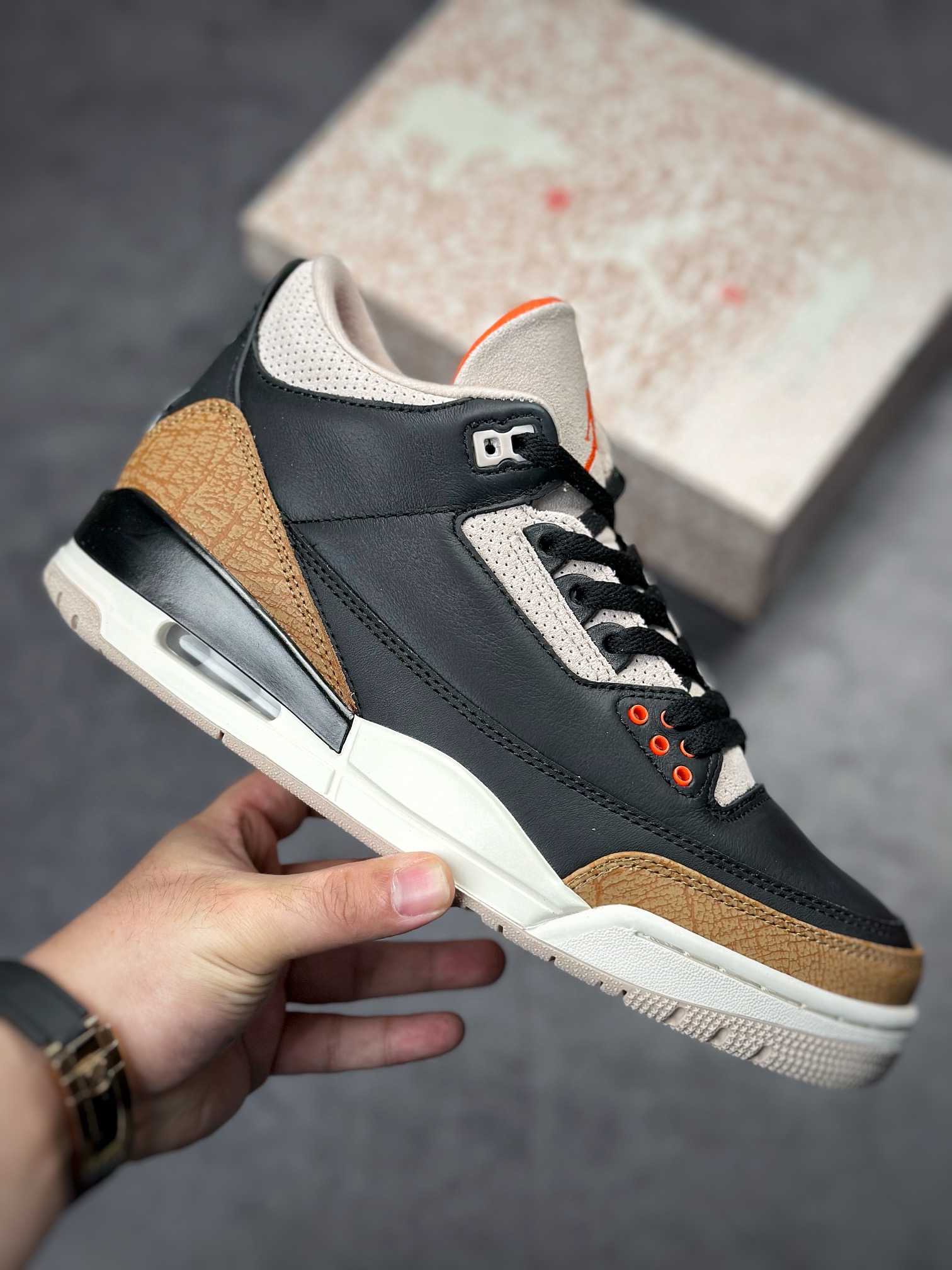 300 Air Jordan 3 Retro "Desert Cement" 黑水泥象皮爆裂纹CT8532-008