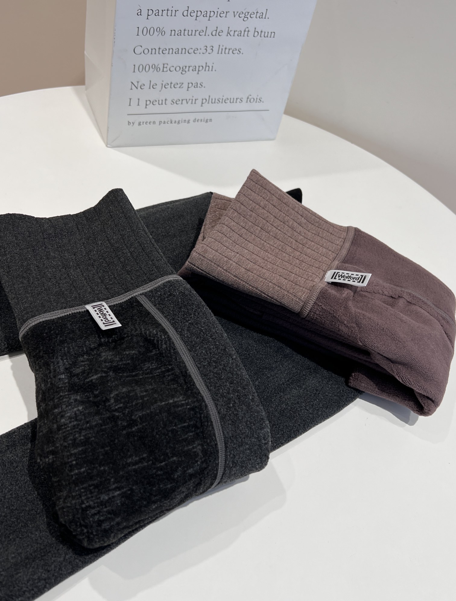 Crafted from heavyweight 385g lamb fleece, these slimming leggings provi - Comprehensive 5