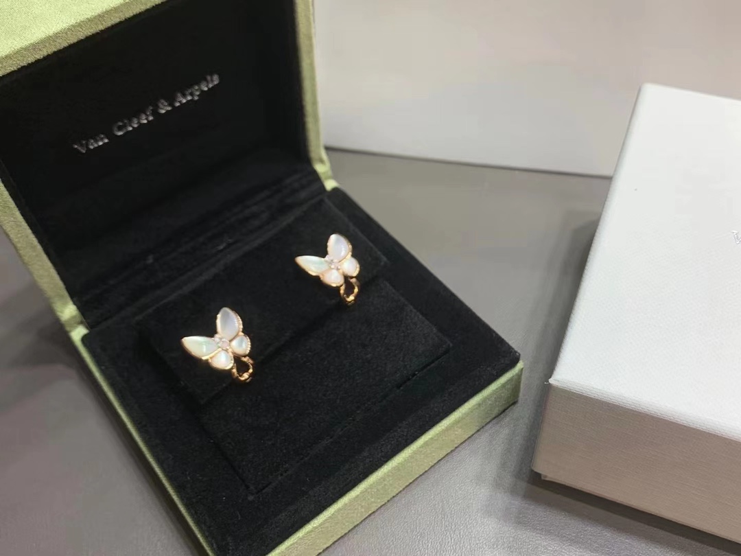 Van Cleef & Arpels vca 蝴蝶耳钉 深海蝶贝 泛彩光一级棒