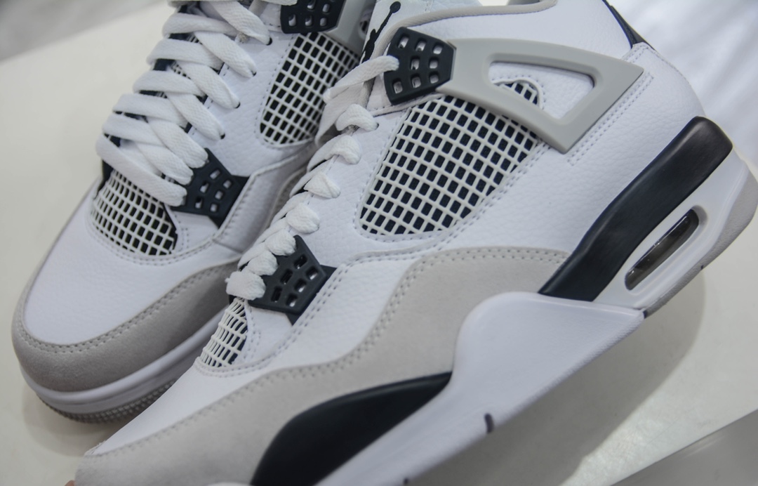 Foreign trade special edition Air Jordan 4 Retro ”Military Black” small white cement DH6927-111
