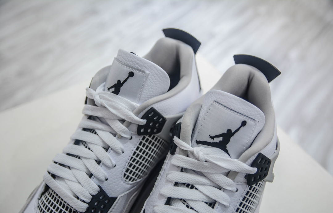 Foreign trade special edition Air Jordan 4 Retro ”Military Black” small white cement DH6927-111