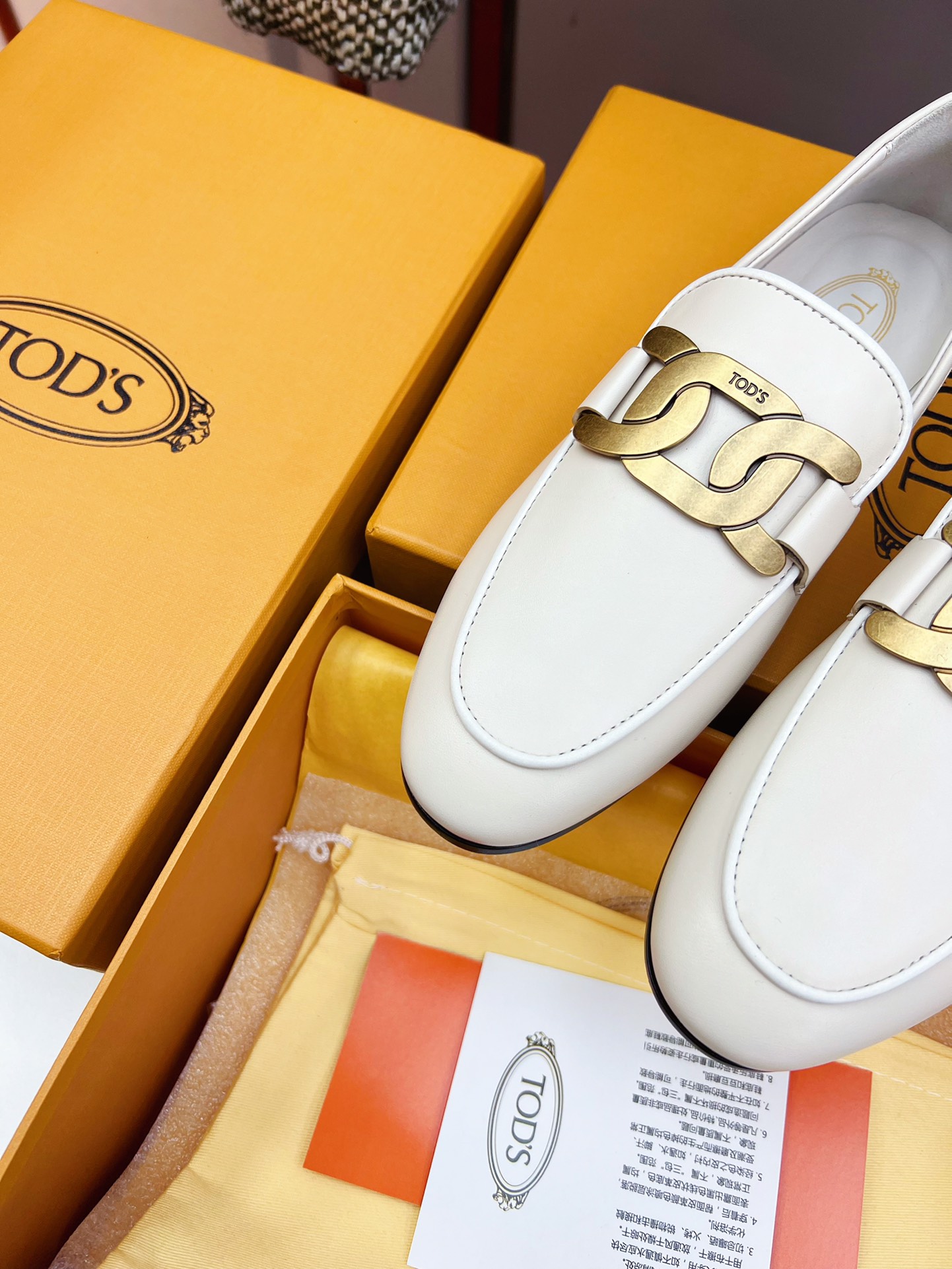 2020 Tod’s Retro-Linked Metal Leopards: High-Level Fashion Shoes with Sophisticated Details - 图片 6