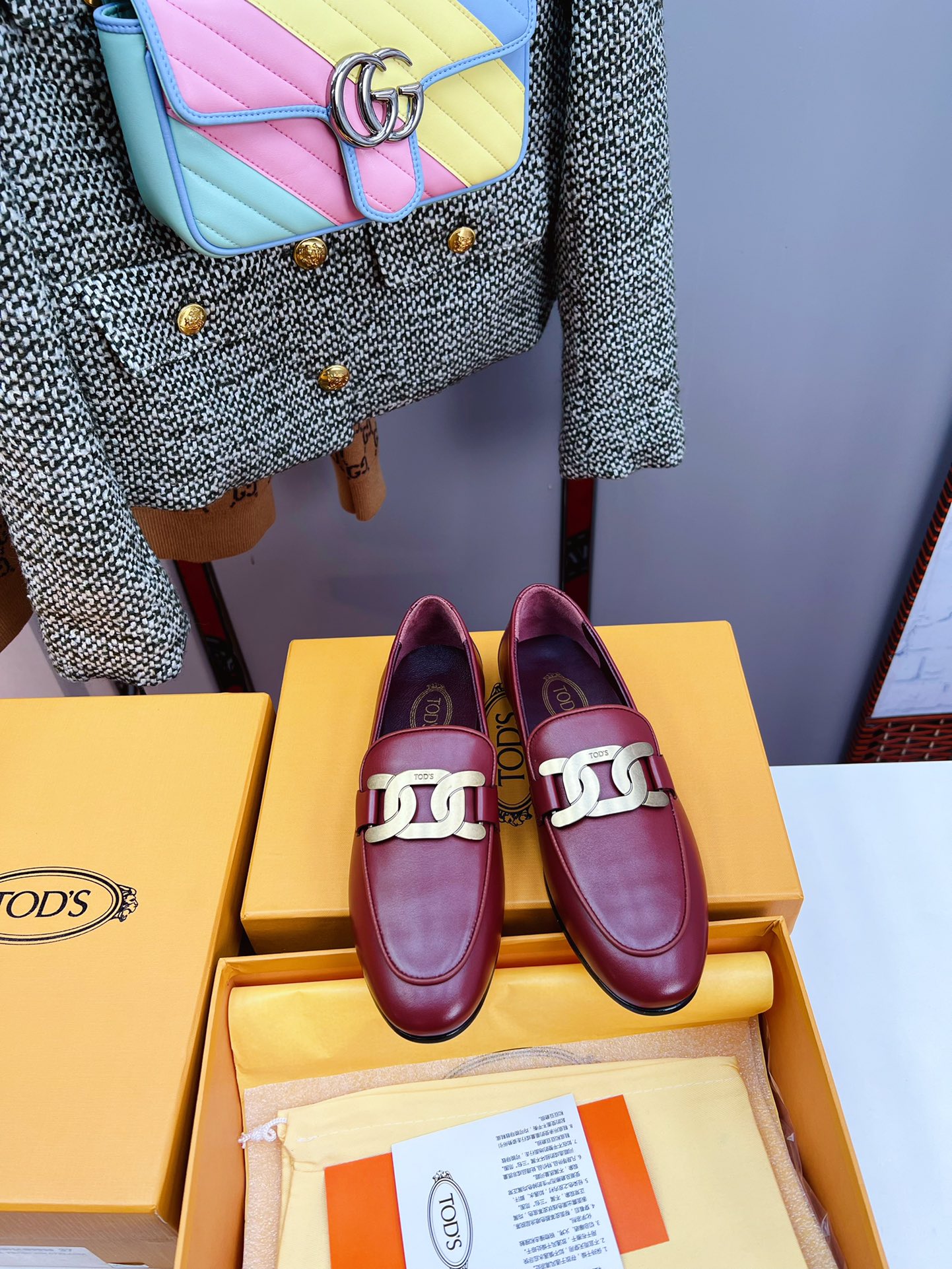 Tod’s 2020 Retro-Linked Metal Leopards: High-Level Fashion Shoes with Sophisticated Details