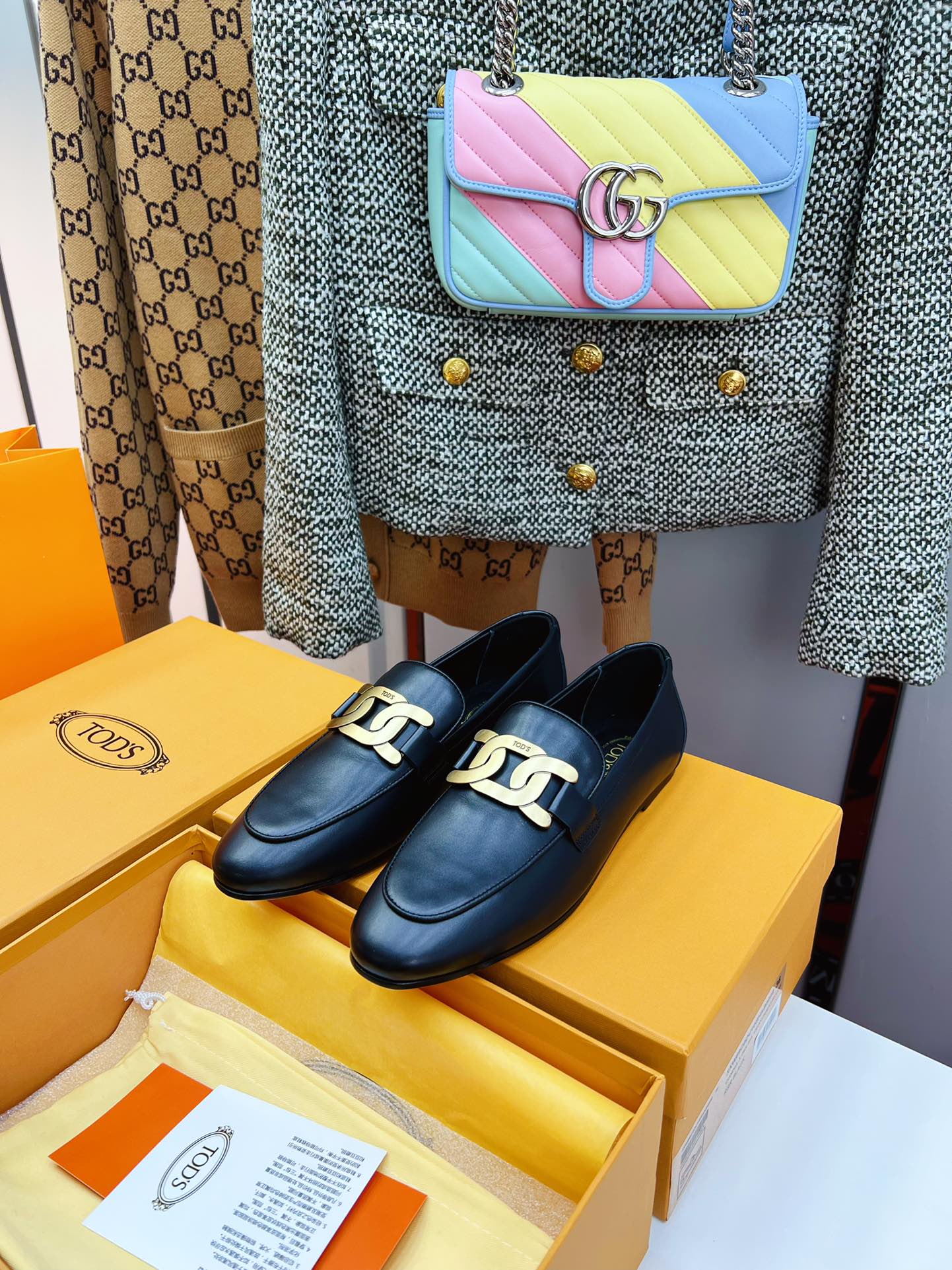 2020 Tod’s Retro-Linked Metal Leopards: High-Level Fashion with Hand-Suture Details