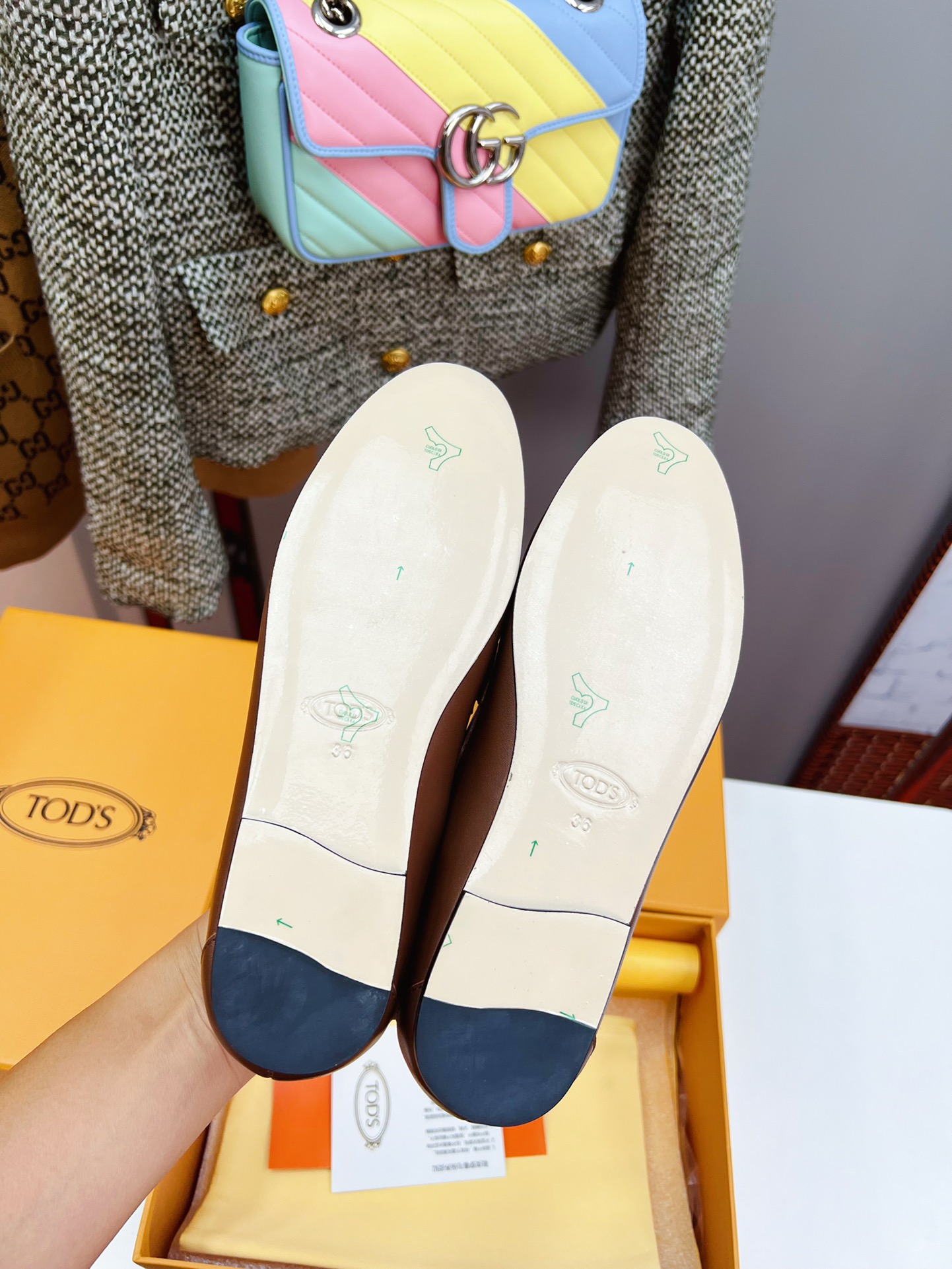 2020 Tod’s Retro-Linked Metal Leopards: High-Level Fashion with Hand-Suture Details - 图片 9