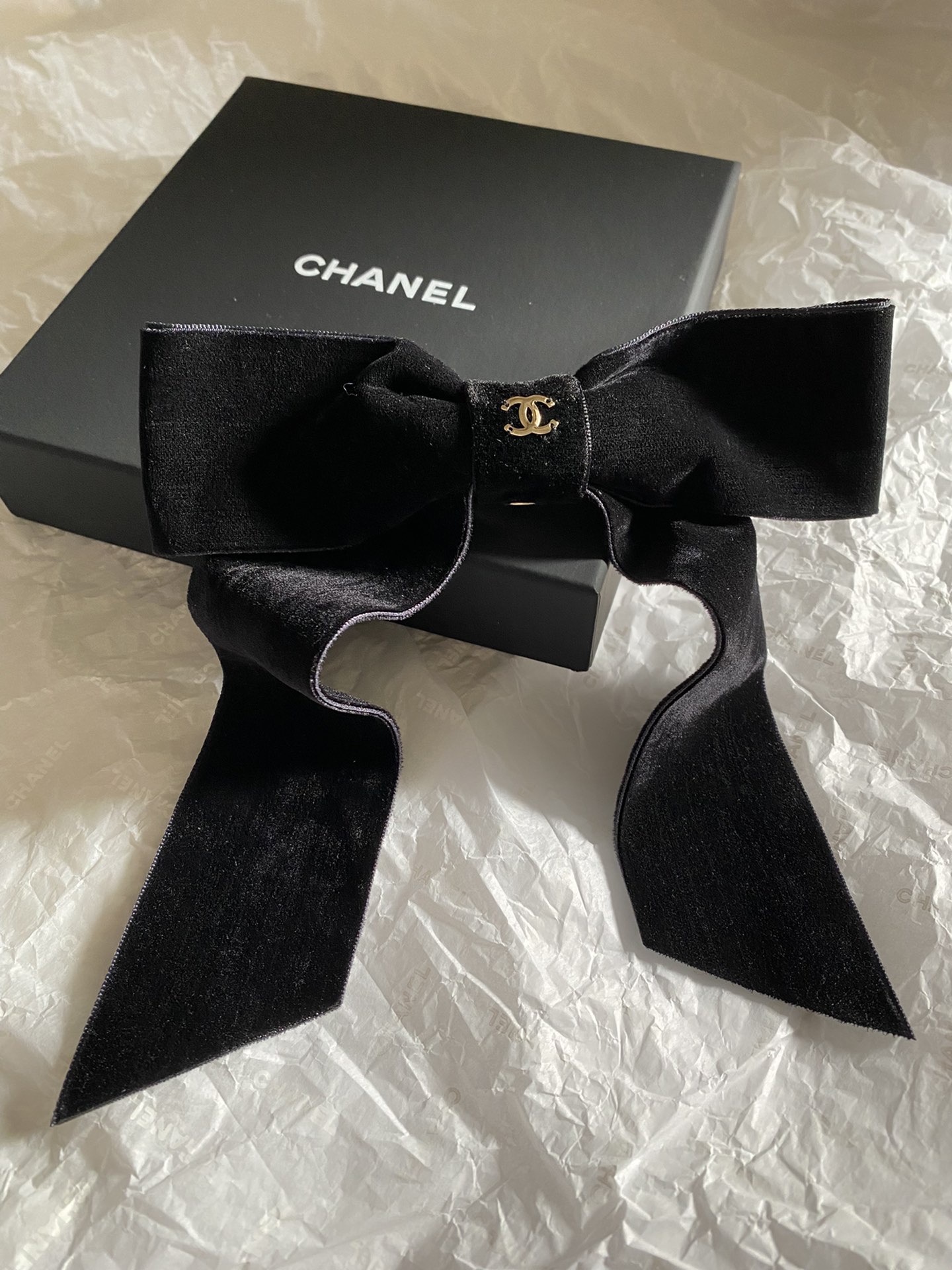 NO:634514,88180, CH 22B bow, velvet, hairpin, ZP purchase, the sense of luxury of the girl next door, the cool lady can also be sweet, hairpins, Cartier high-end accessories1986090988180,CH 22B 蝴蝶结 丝绒 发夹 ZP购入 邻家女孩的高级感 高冷御姐也可以很甜美,,hairpins,卡迪亚高端饰品,Jewelry