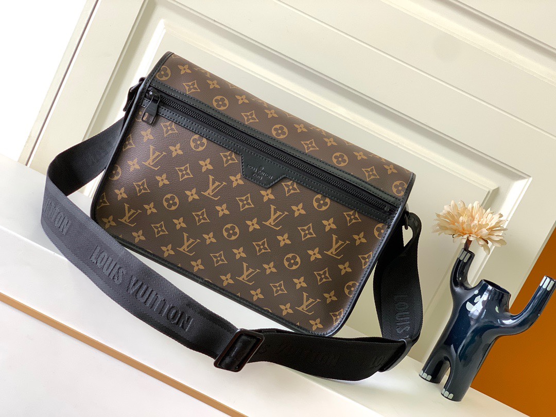 LOUIS VUITTON M46328 ARCHY Medium Messenger Bag