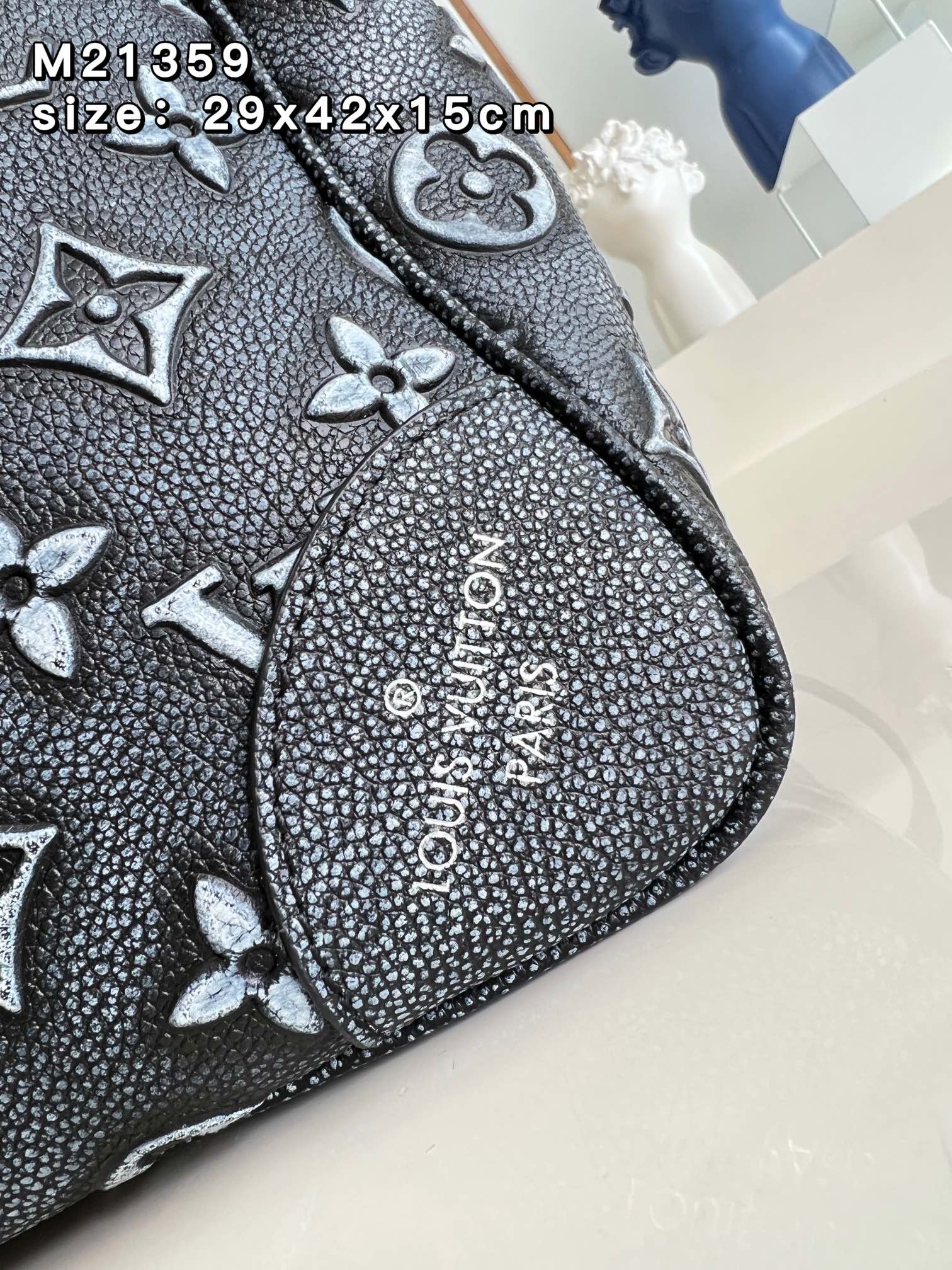 路易威登 Louis Vuitton 高定典藏名品高定成衣时装外套连衣裙衬衫T恤 #BA68F0A2 3