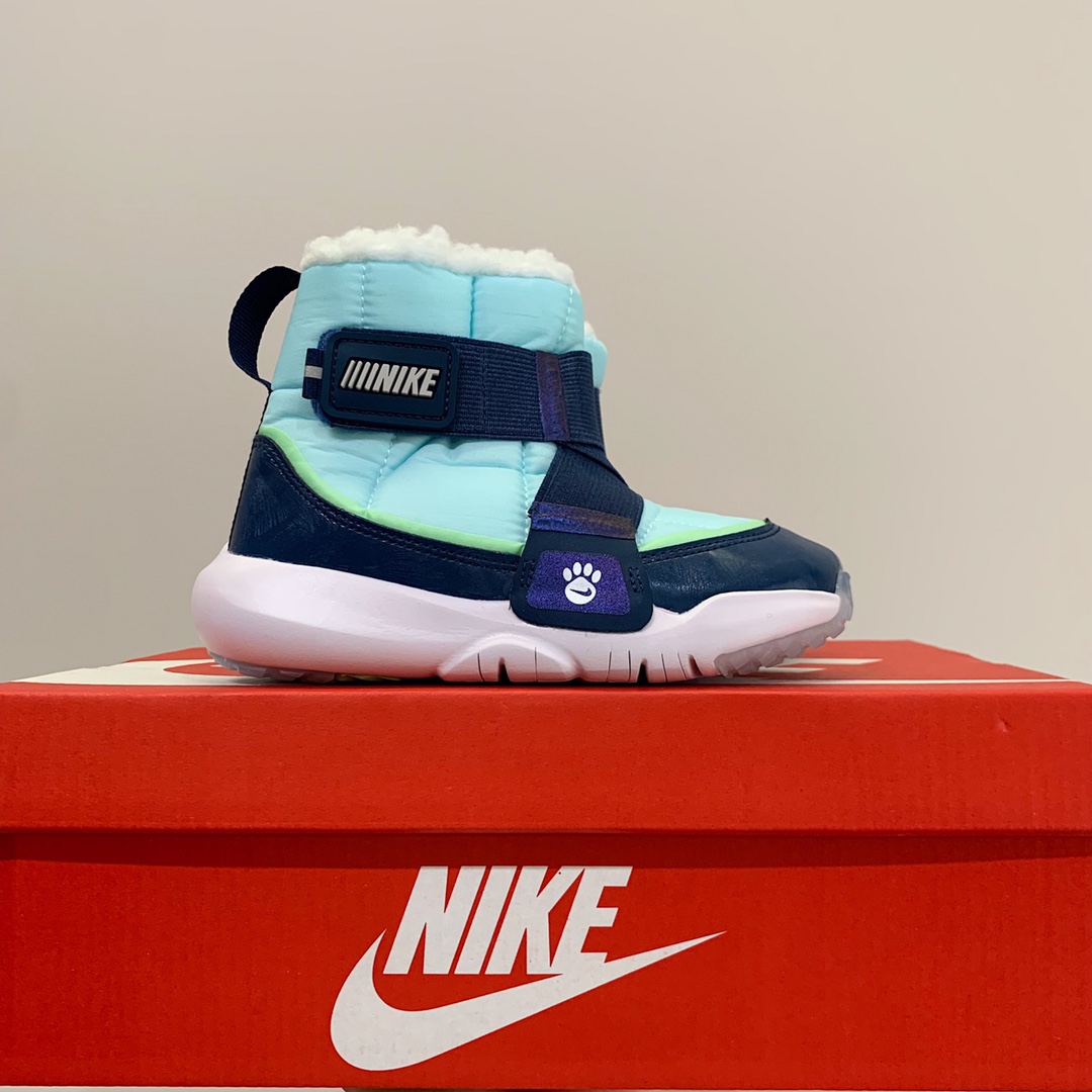 NK FA小飞碟雪地靴🛸24-37码 超洋气的羊羔绒小飞碟雪地靴👇🏻非常有设计感，上脚就是立马变身时尚小潮人。还很轻很软，好穿的呀！-选品中心