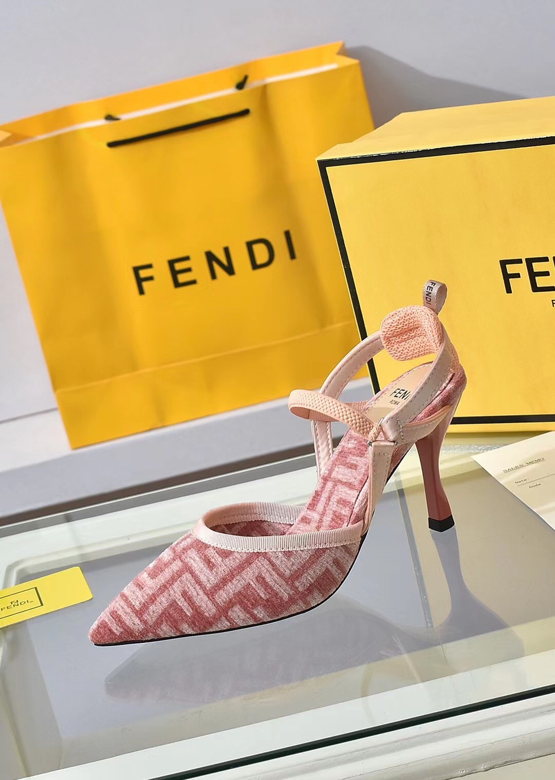 fábrica a cabo: el nuevo contador de Fendi sitio web oficial nuevas sandalias de tacón alto / talón,