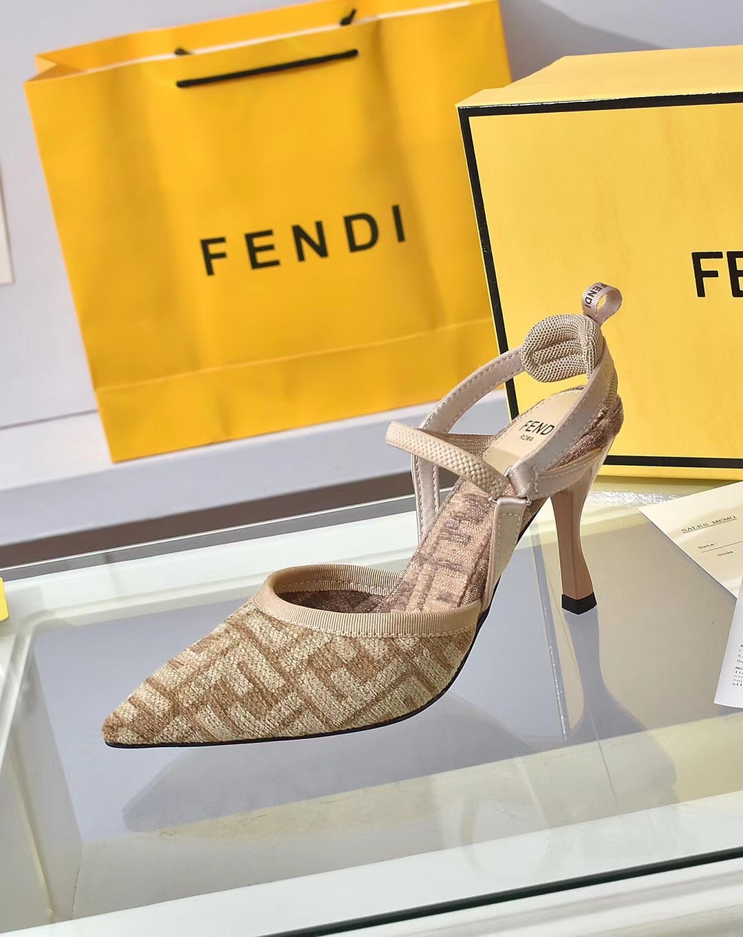 fábrica a cabo: el nuevo contador de Fendi sitio web oficial nuevas sandalias de tacón alto / talón,