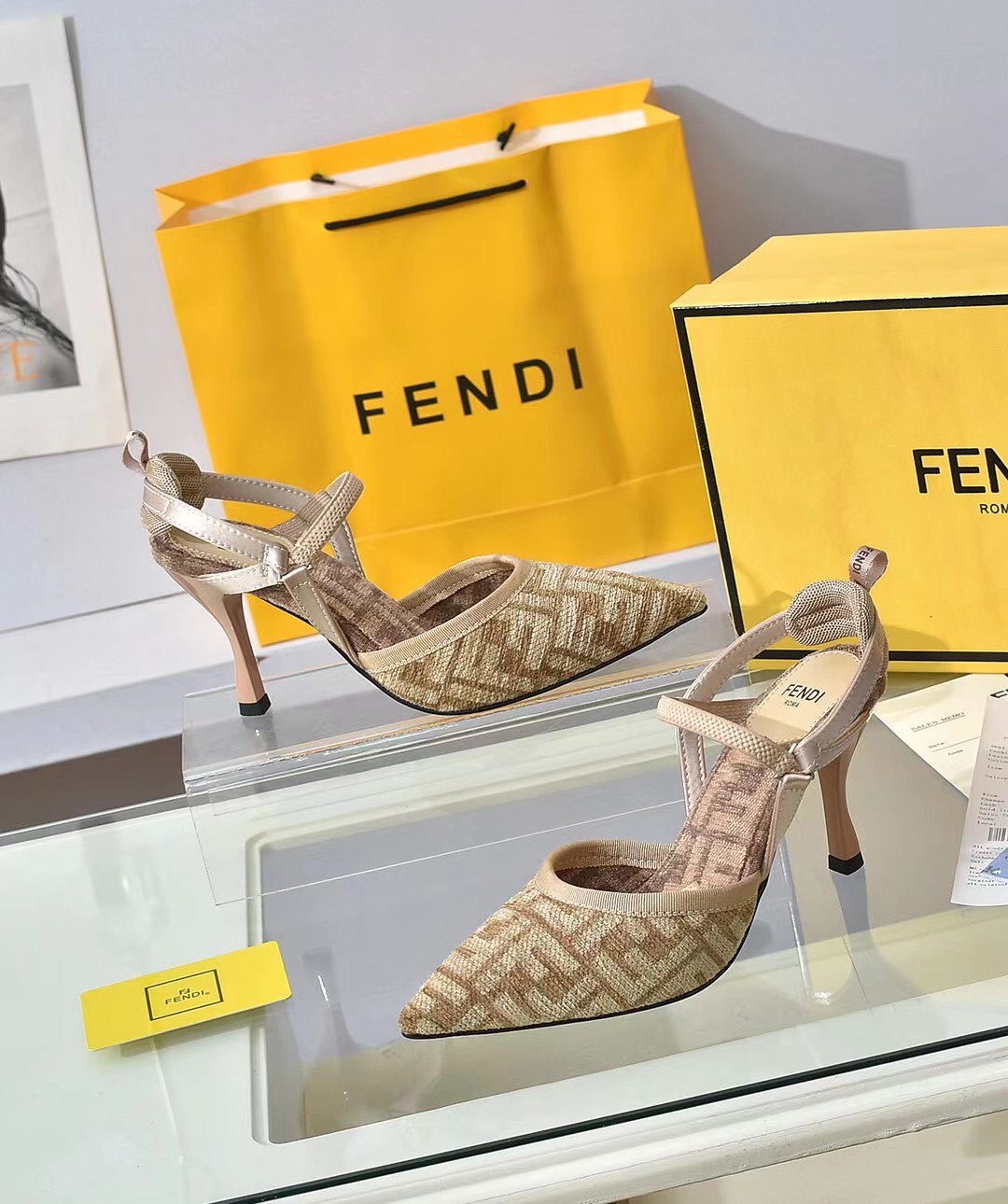fábrica a cabo: el nuevo contador de Fendi sitio web oficial nuevas sandalias de tacón alto / talón,