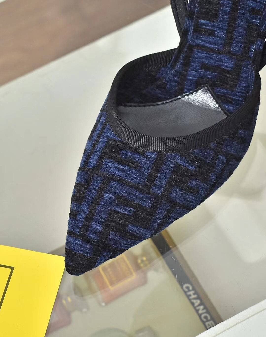 fábrica a cabo: el nuevo contador de Fendi sitio web oficial nuevas sandalias de tacón alto / talón,