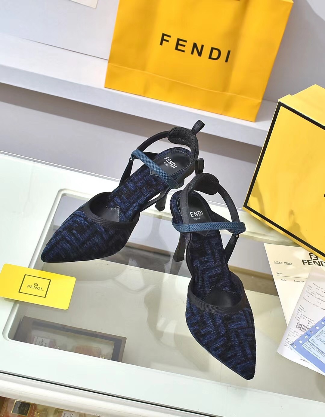 fábrica a cabo: el nuevo contador de Fendi sitio web oficial nuevas sandalias de tacón alto / talón,