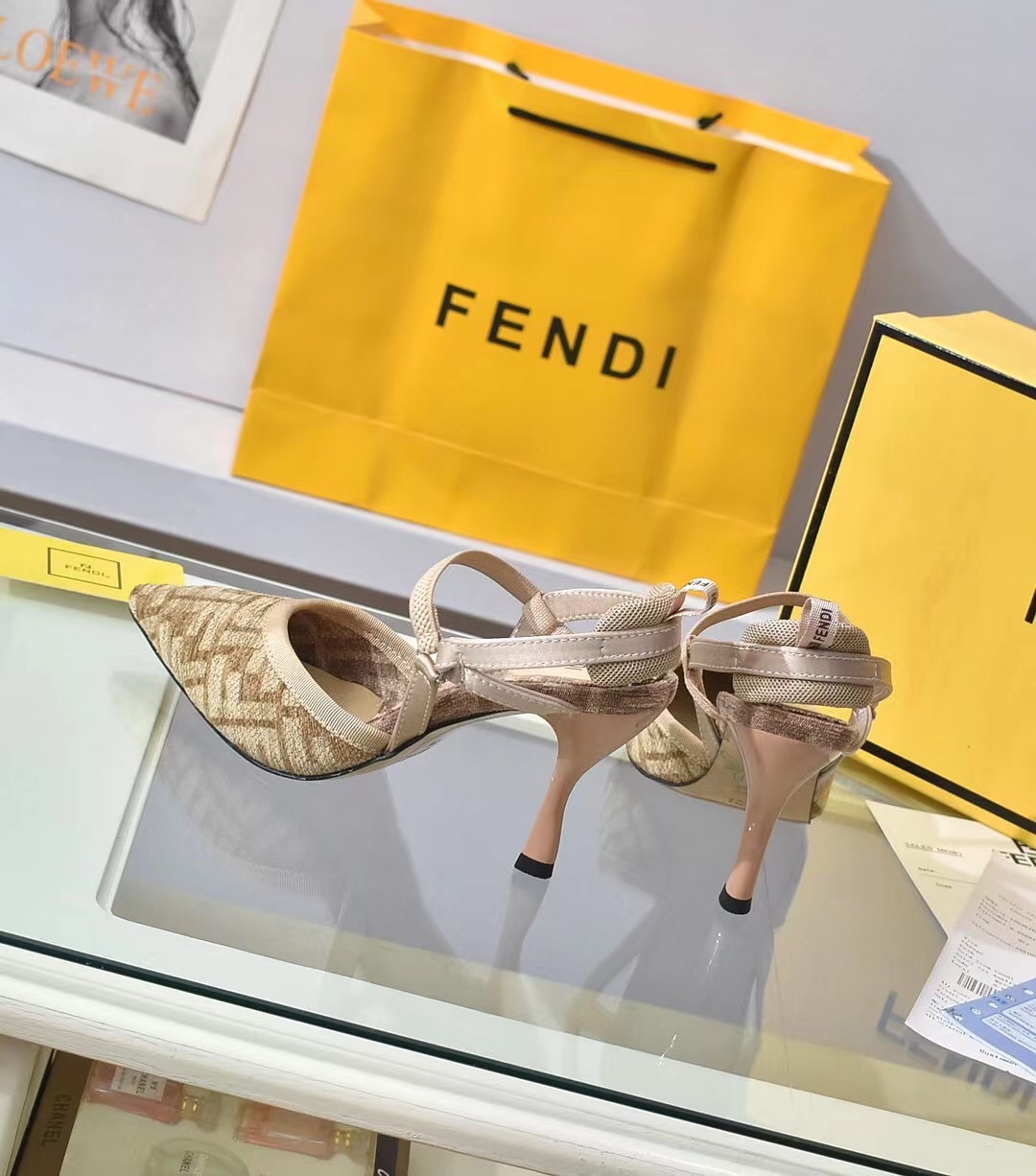 fábrica a cabo: el nuevo contador de Fendi sitio web oficial nuevas sandalias de tacón alto / talón,