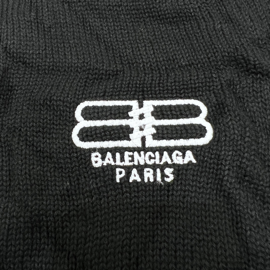 Balenciaga/巴黎世家BLCG 22FW 褶皱锁扣小标圆领毛衣