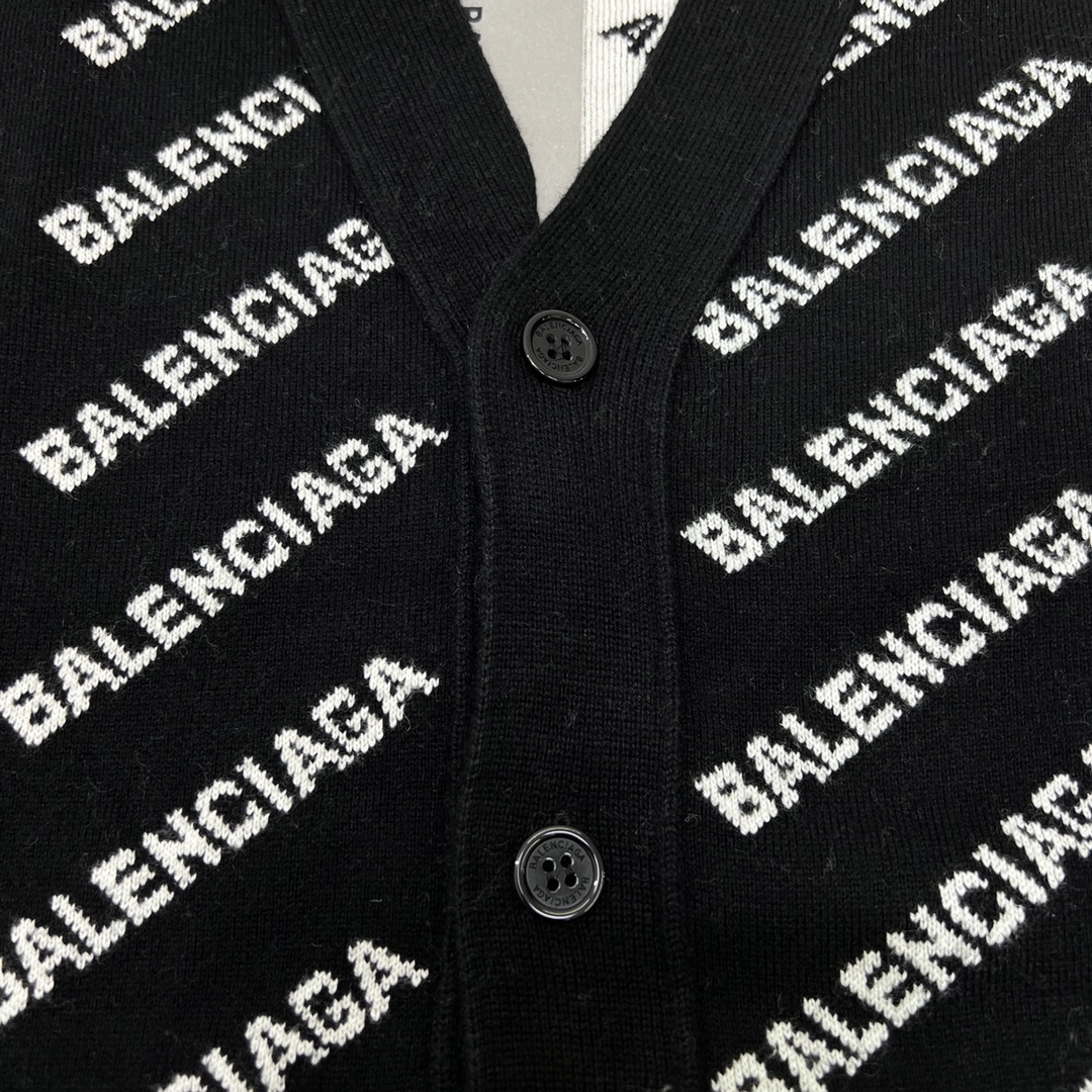 Balenciaga/巴黎世家22FW 弹幕logo羊毛提花针织开衫