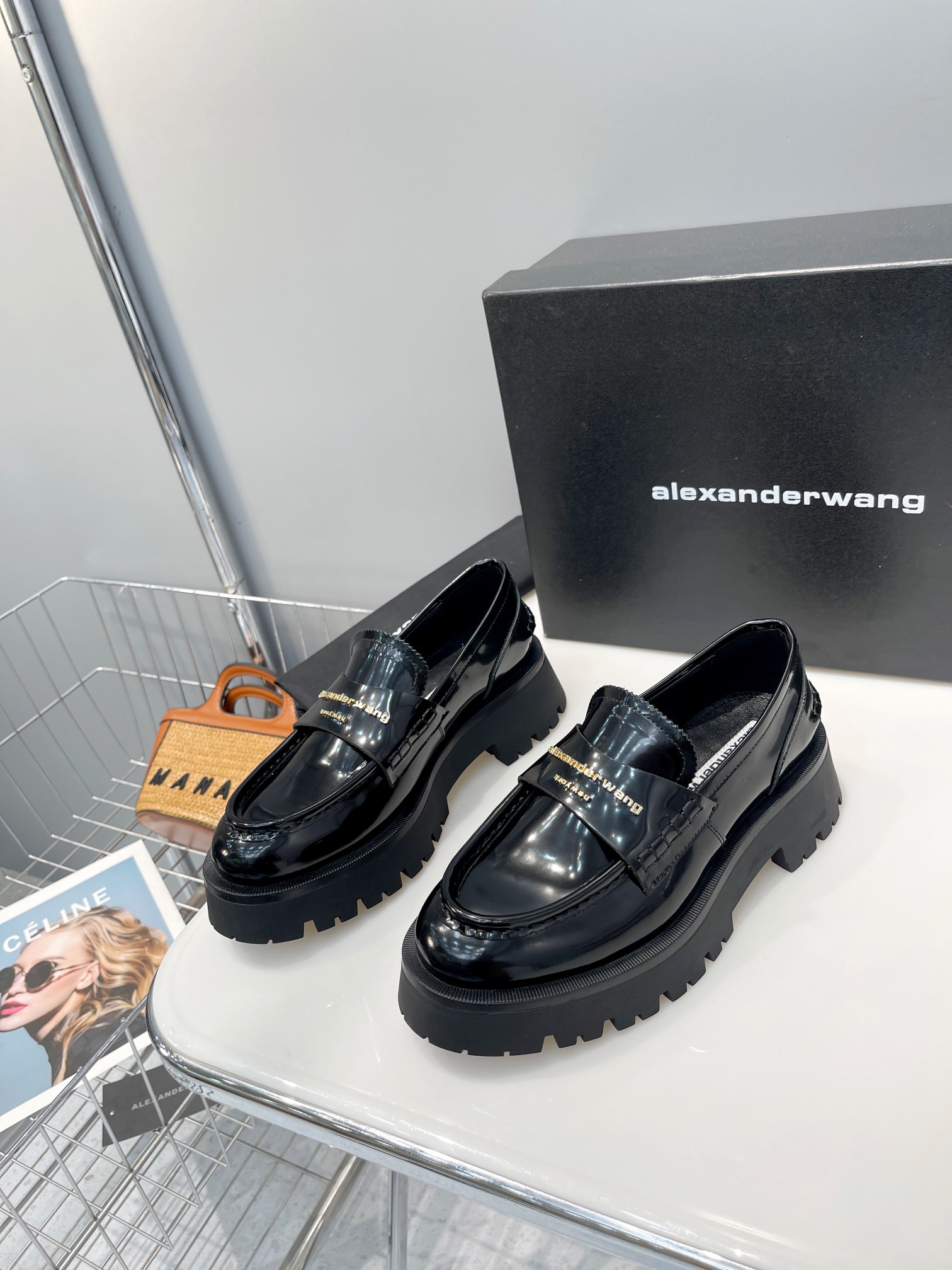 NO:236141,.Alexander Wang aw carter Alexander King waterproof platform sponge cake thick sole shoes. The upper is original beaded with beads, the inner lining is imported, the sole is open-molded rubber sole, the heel height is about 4.5cm, size35-36-37-38-39 (40 custom made without return or exchange), loafers, alexander wang, cartier, loafers, sheepskin19860909.Alexander Wang aw carter亚历山大王防水台松糕厚底鞋 鞋面原版开边珠, 内里进口羊皮里, 鞋底开模橡胶一体大底、 跟高约4.5cm, size35-36-37-38-39（40定做不退换）,乐福鞋,alexander wang,cartier,loafers,sheepskin,Women's Shoes