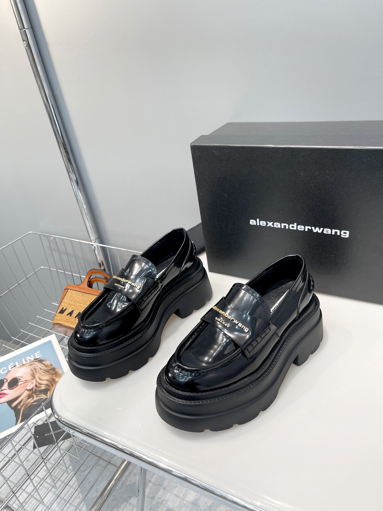 NO:236143,.Alexander Wang aw carter Alexander King waterproof platform sponge cake thick sole shoes. The upper is original beaded with edge beads, imported sheepskin lining, sole molded rubber foam integrated sole, (super light) Heel height 7.5cm, size35-36-37-38-39 (40 custom made without return or exchange), loafers, alexander wang, cartier, loafers, sheepskin19860909.Alexander Wang aw carter亚历山大王防水台松糕厚底鞋 鞋面原版开边珠, 内里进口羊皮里, 鞋底开模橡胶发泡一体大底、（超级轻） 跟高7.5cm, size35-36-37-38-39（40定做不退换）,乐福鞋,alexander wang,cartier,loafers,sheepskin,Women's Shoes