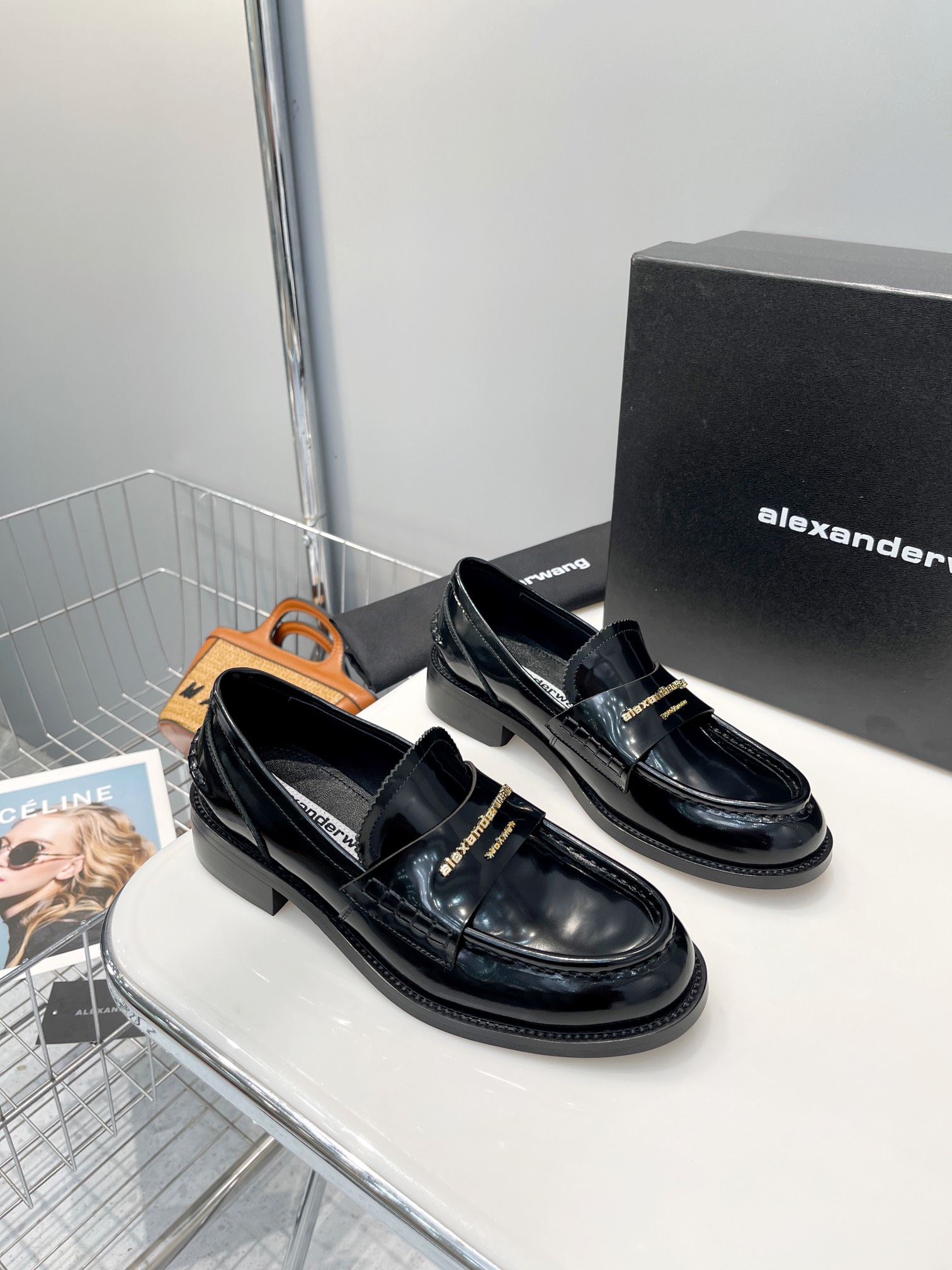 NO:236145,.Alexander Wang aw carter Alexander King waterproof platform sponge cake thick sole shoes. The upper is original beaded with beads, the inner imported sheepskin lining, the sole is molded rubber sole, the heel height is about 3cm, size35-36-37-38-39 (40 custom made without return or exchange), loafers, alexander wang, cartier, loafers, sheepskin19860909.Alexander Wang aw carter亚历山大王防水台松糕厚底鞋 鞋面原版开边珠, 内里进口羊皮里, 鞋底开模橡胶大底、 跟高约3cm, size35-36-37-38-39（40定做不退换）,乐福鞋,alexander wang,cartier,loafers,sheepskin,Women's Shoes