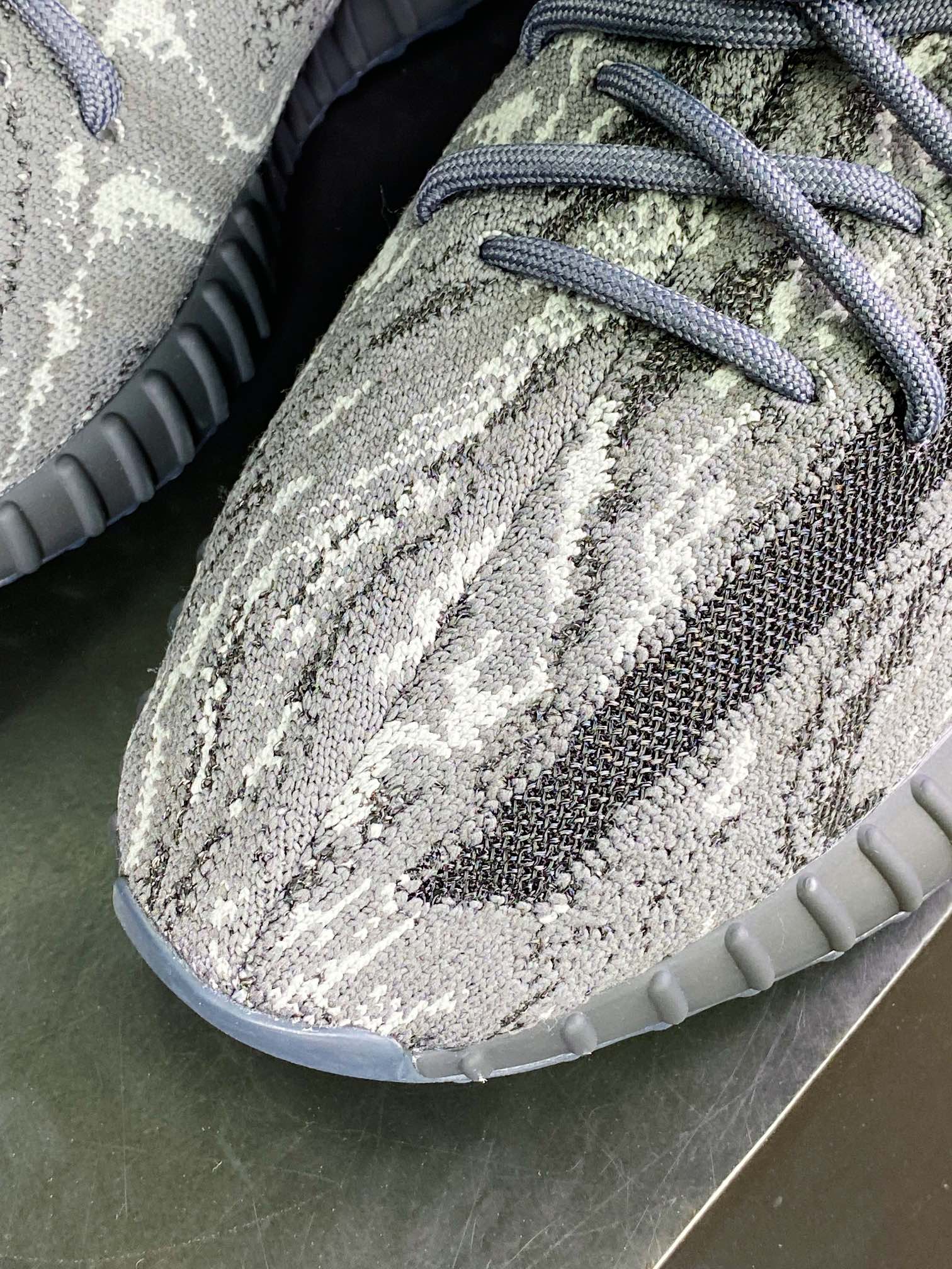 Kanye West x Yeezy Boost 350 V2 ”MX Gray” Versatile Lightweight Popcorn ”Black Gray Tyrannosaurus Marble Pattern” ID4811