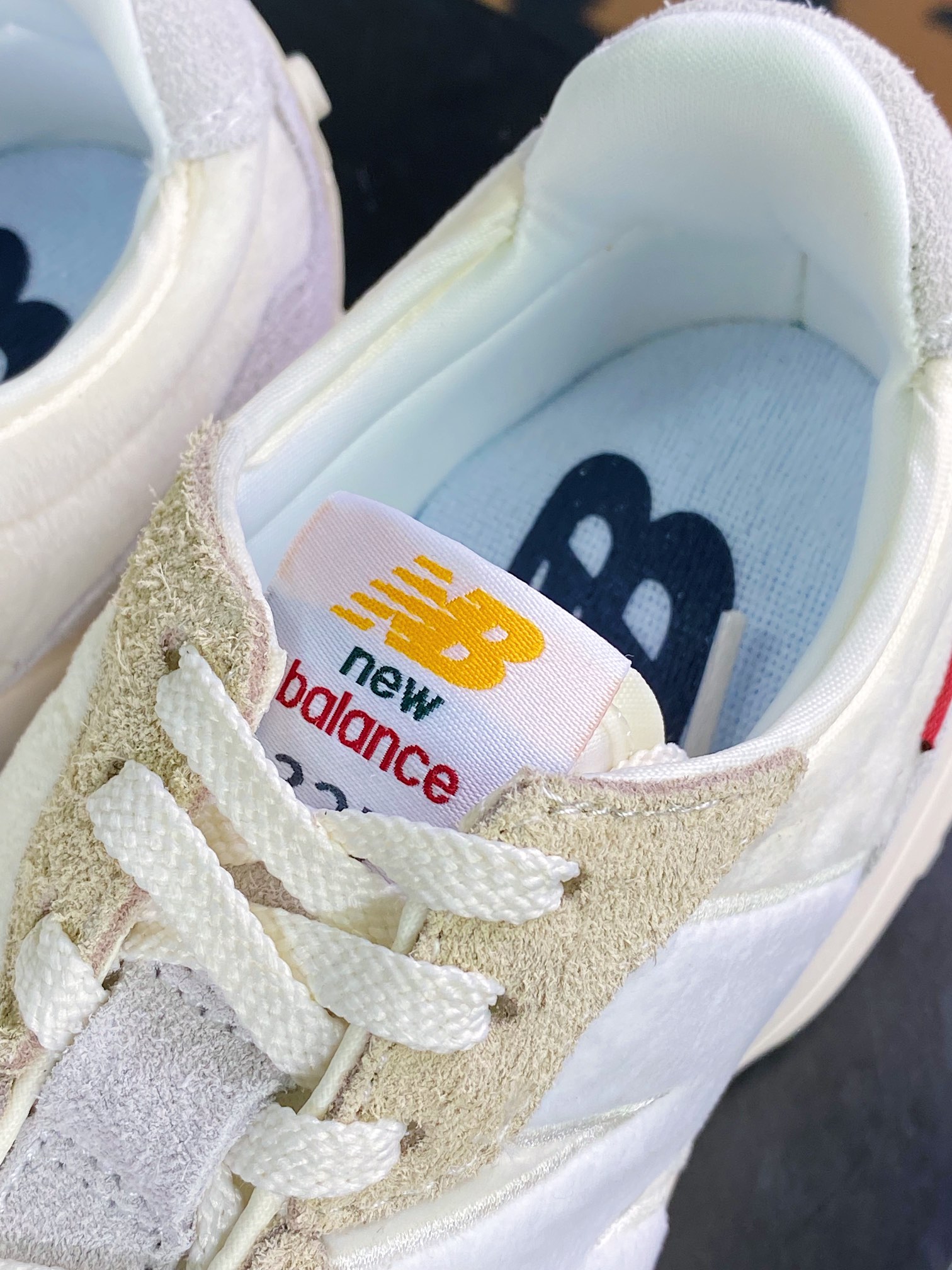 NBMS327 series low-top retro casual sports jogging shoes ”light gray plush milk white logo” MS327FG