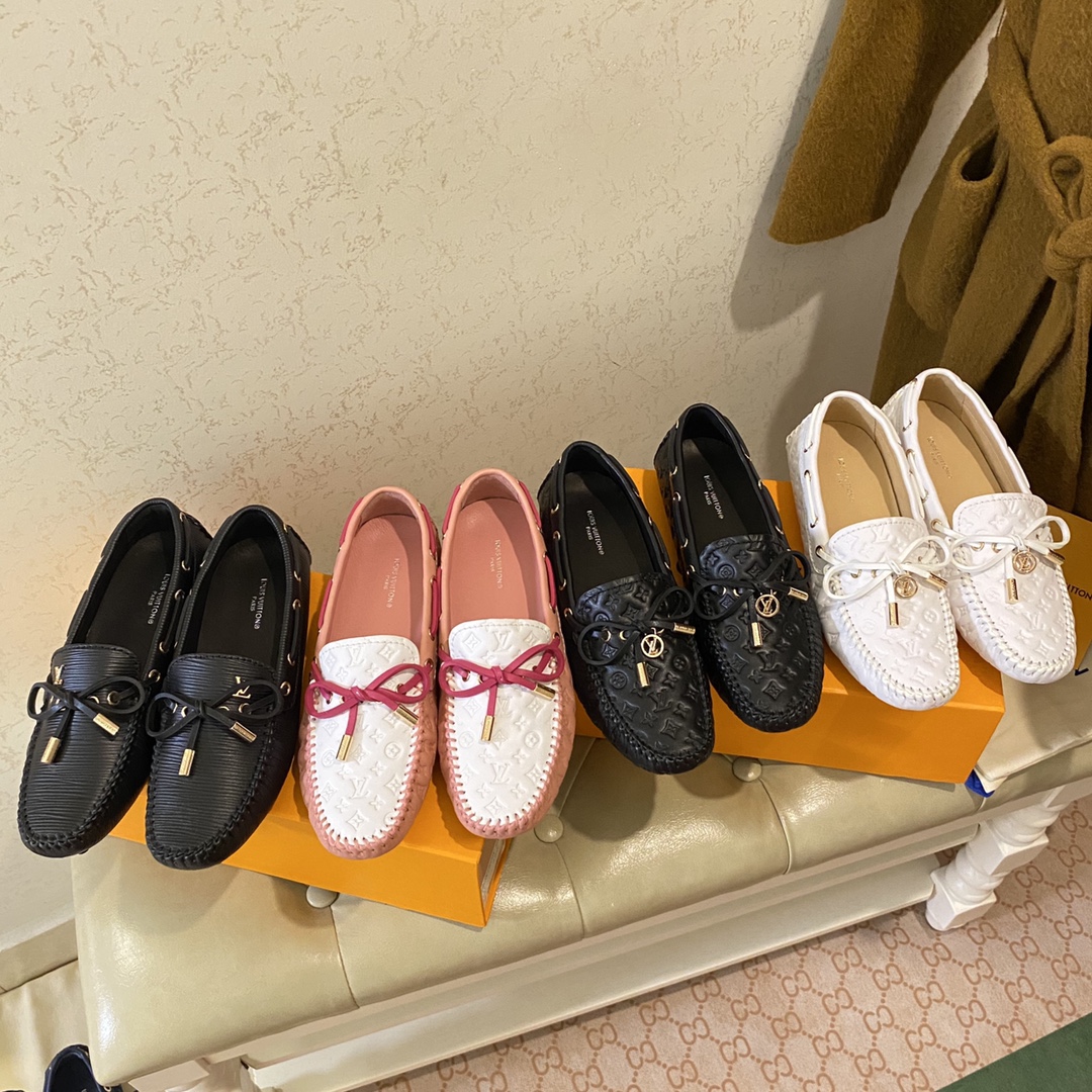 NO:423044,, Louisville*LV beanie shoes series, evergreen style, classic and versatile, purchasing level, year-round supply, impeccable details. Embossed cowhide/classic presbyterian/denime floral surface, inner cowhide, footbed cowhide, original bean sole, size 35-40 (41, 42 can be customized, no return or exchange), loafers, louis vuitton, louis vuitton, loafers, cowhide19860909,路易威*LV豆豆鞋系列,万年青款,经典百搭,代购级别,全年供货,细节完美无可挑剔.压花牛皮/经典老花/牛仔花布面,内里牛皮,垫脚牛皮,原版豆豆底,35-40码（41,42可定做,不退换）,乐福鞋,louis vuitton,louis vuitton,loafers,cowhide,Women's Shoes