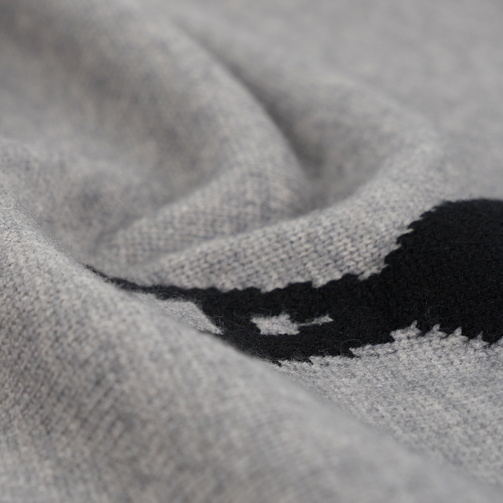 High-end Women’s Clothes: Classic Gray and Black Tiara Knitwear with Full Wool - 图片 6
