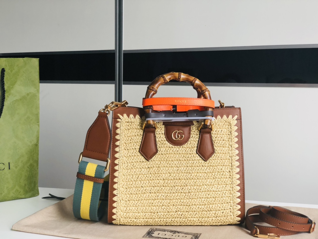 GUCCI Diana Bamboo Raffia Woven Tote Bag