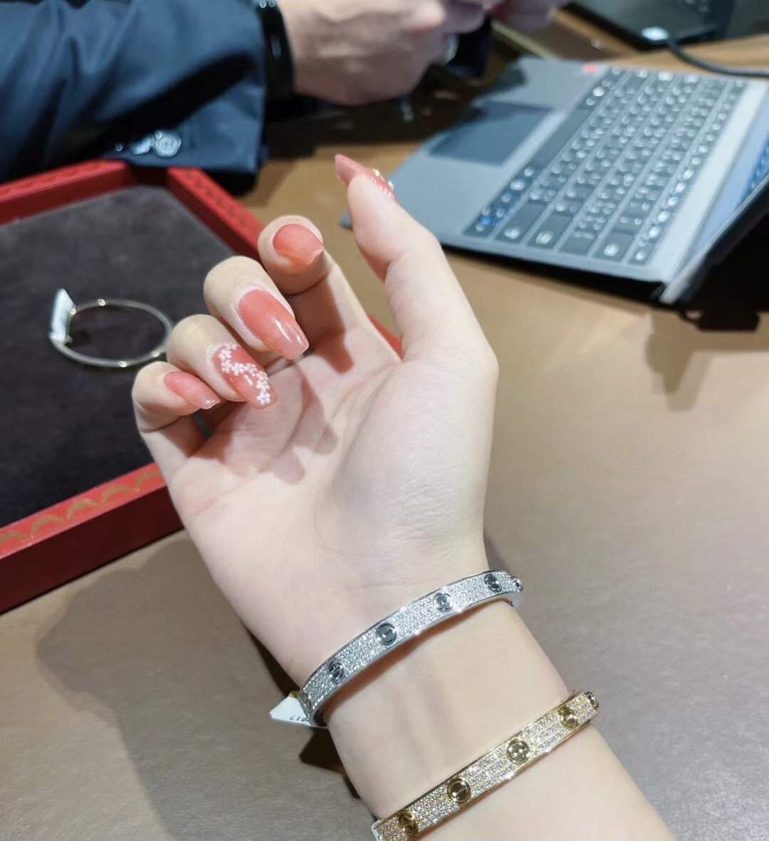 Cartier 卡地亚/Cartier 满星天黑钉手镯