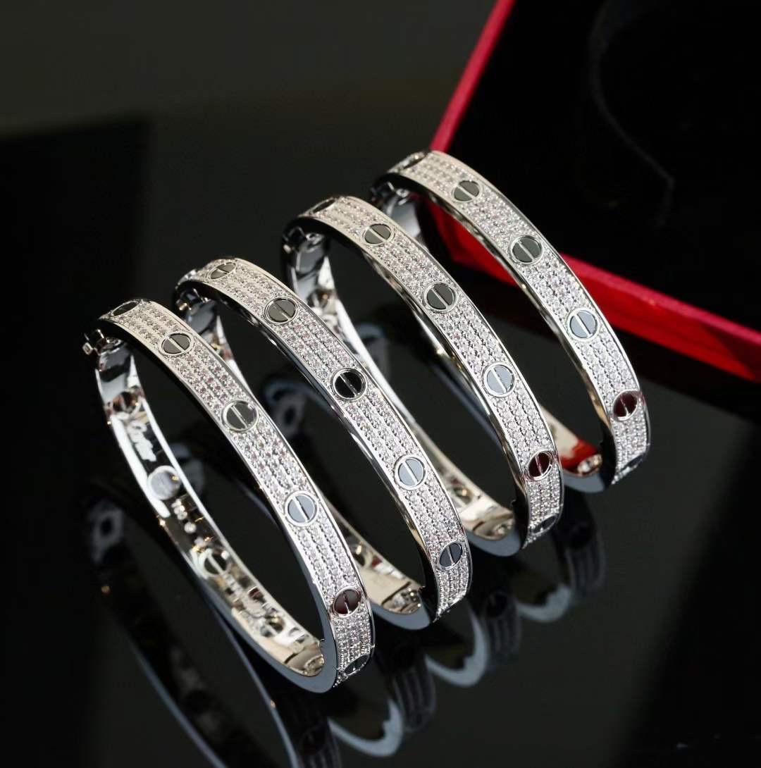 Cartier 卡地亚/Cartier 满星天黑钉手镯