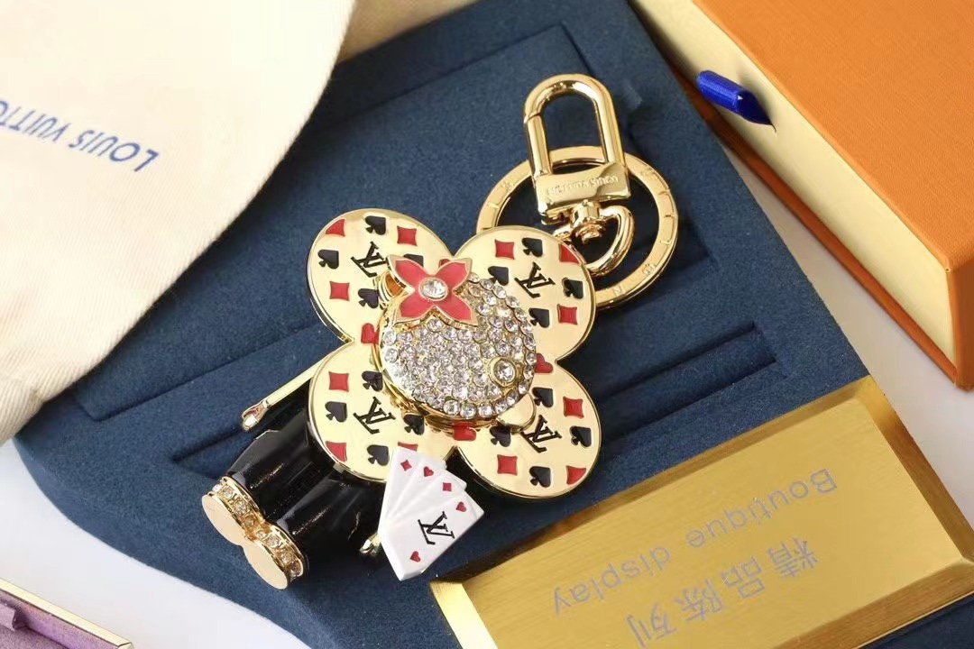 Side profile of the sunflower keychain