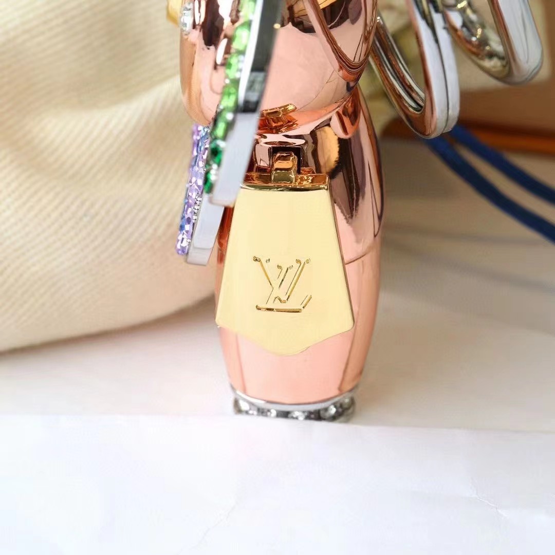 Stylish sunflower keychain attached to handbag