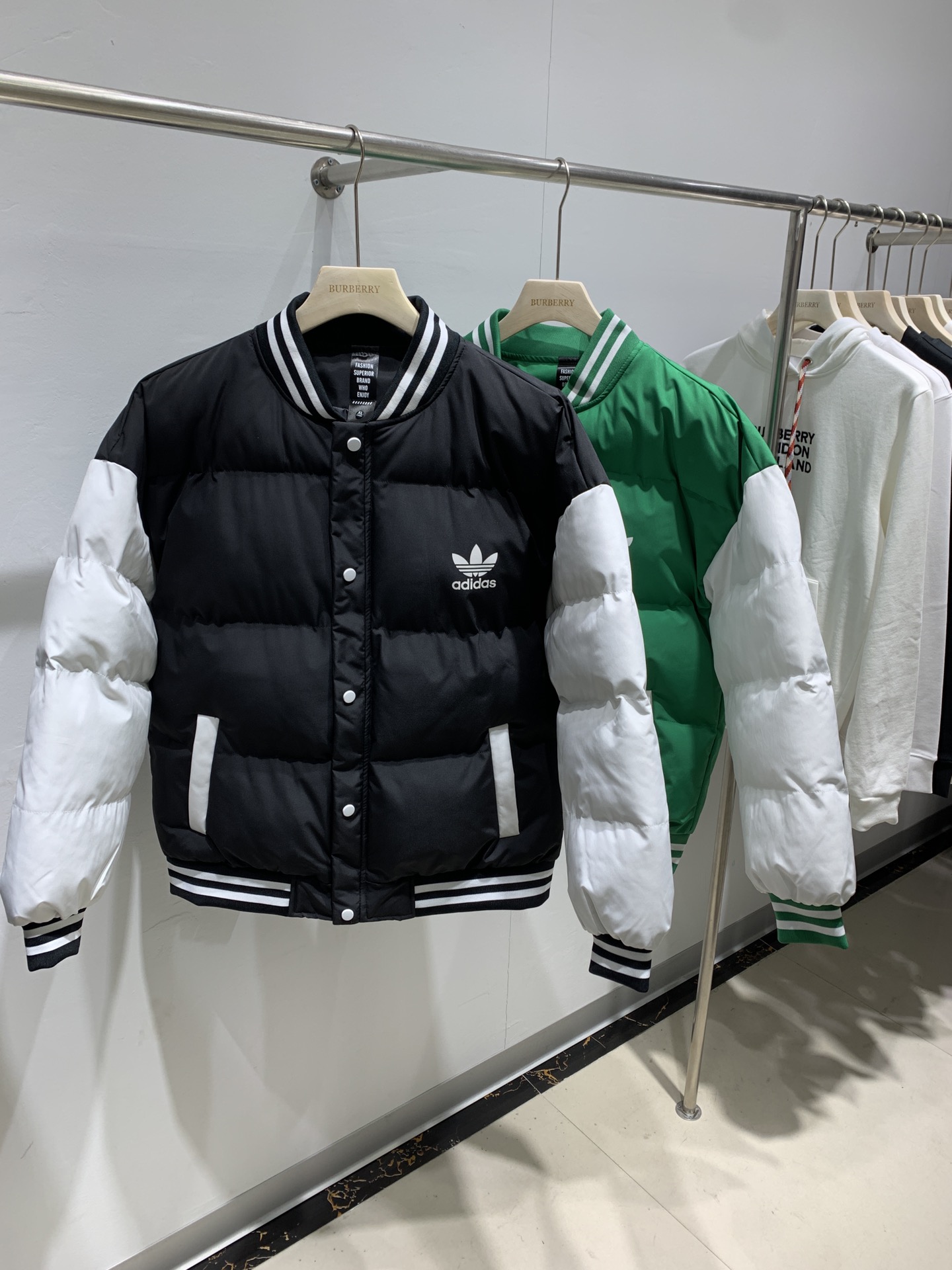 阿迪达斯 Adidas冬季新品棒球服细节