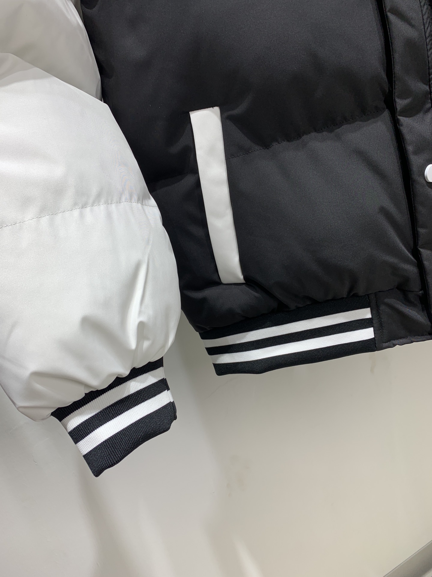 阿迪达斯 Adidas冬季新品棒球服细节