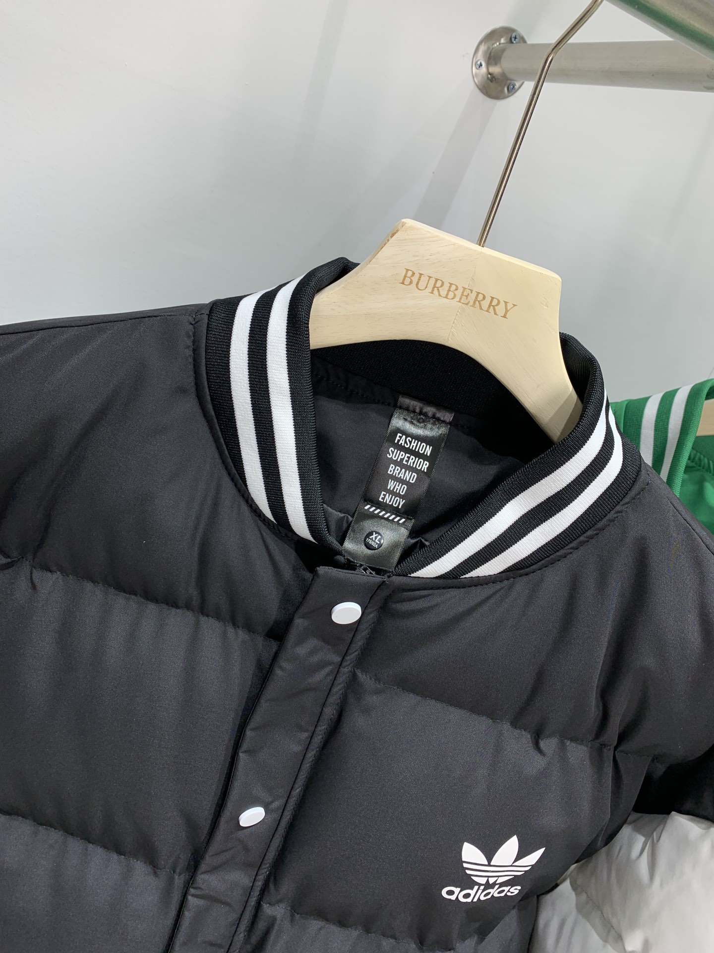 阿迪达斯 Adidas冬季新品棒球服细节