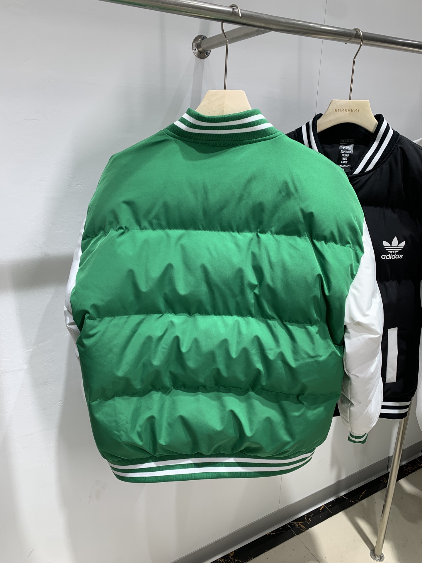 阿迪达斯 Adidas冬季新品棒球服细节