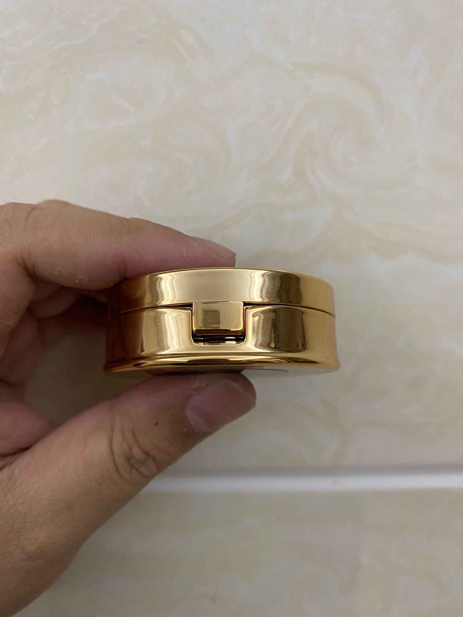 Gucci Baume Nourrissant Universel Multi-Use Hydrating & Nourishing Balm 8 a1668880615004 4287