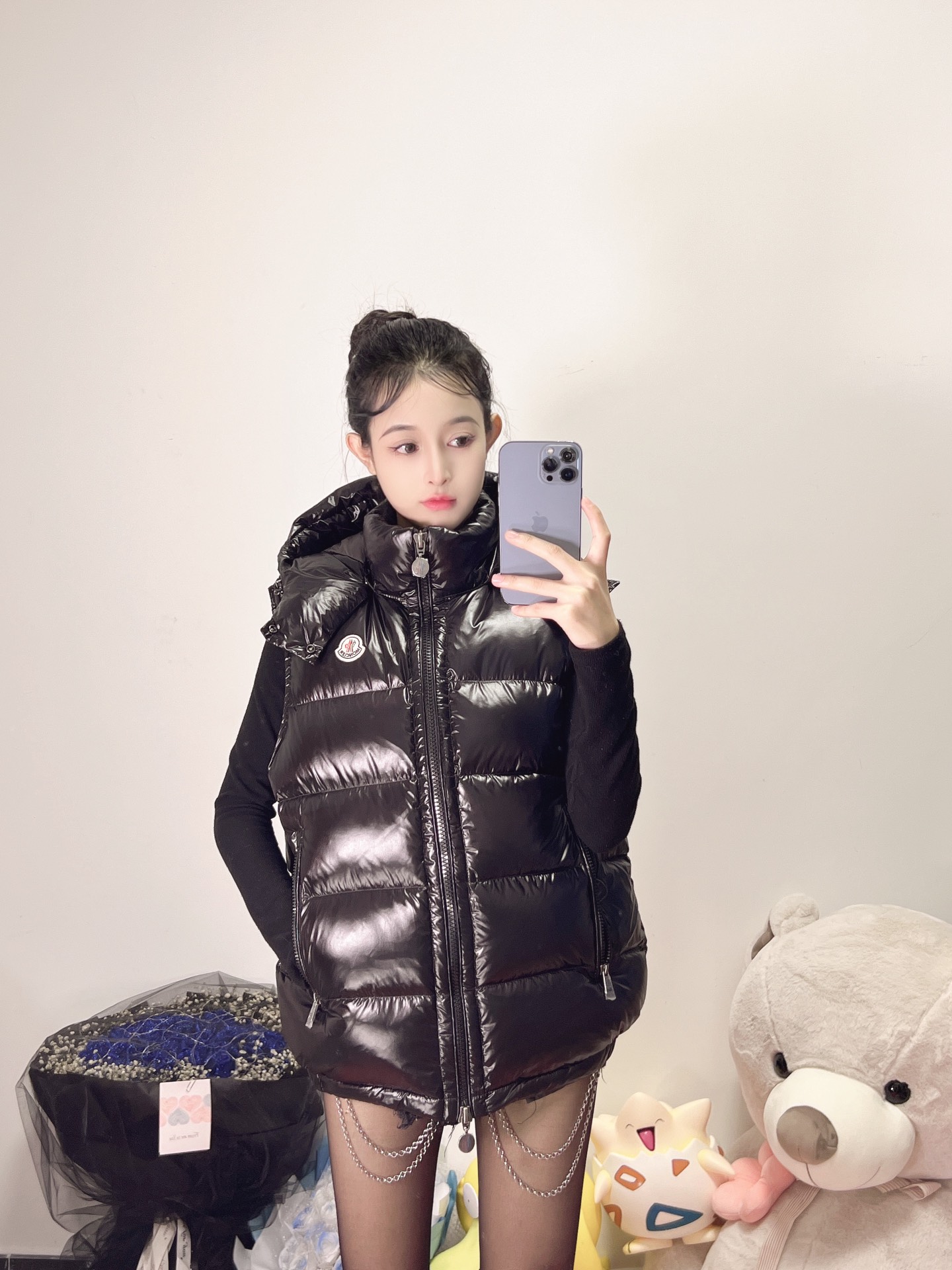 上身图】Moncler 经典漆面连帽羽绒马甲 3