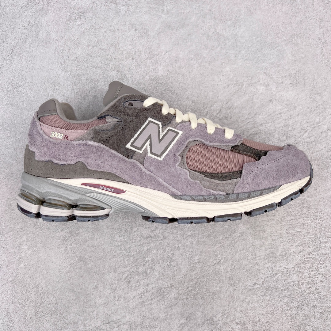 💰240 ＃M纯原 新百伦NB New Balance M2002RDY 紫色 全套原楦原纸板原厂数据开发 原厂网纱 原装进口翻毛皮料正确绒感卡色 正确中底拉帮中底网布细节 一比一手工擦旧效果 冲裁组合 匠心打造 耗时两个月开发完成 工艺极其复杂难度可想而知 新开独立私模大底 全网唯一正确做旧组合大底 高端零售专供产物 尺码：36 37 37.5 38 38.5 39.5 40 40.5 41.5 42 42.5 43 44 44.5 45 45.5 46.5 47 编码：by3936010-运动鞋